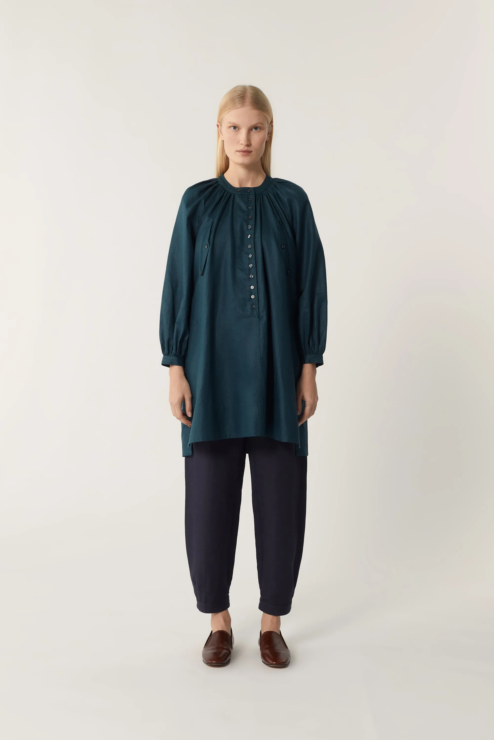 ROBE PHILIPPINE sold by soeur