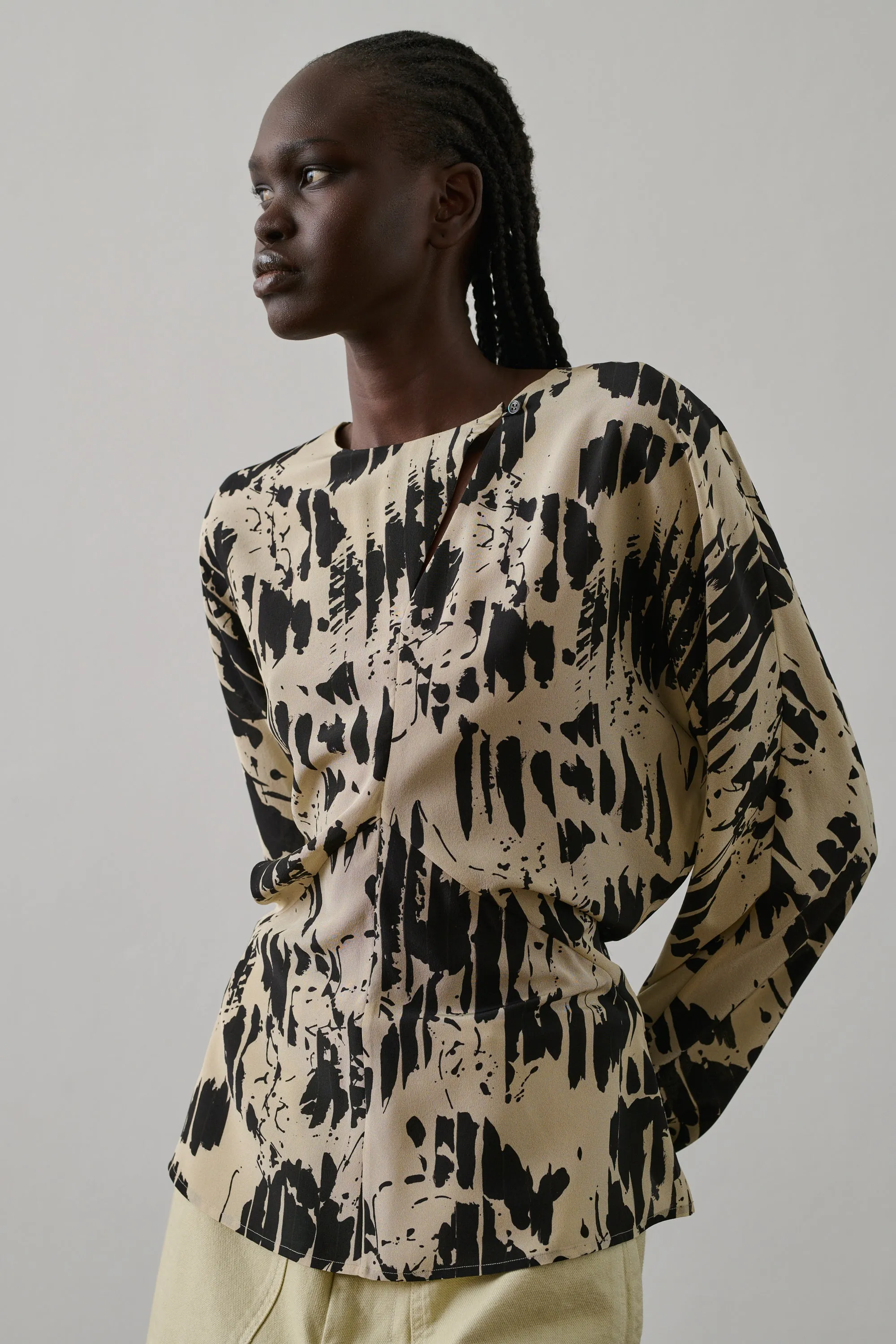 BLOUSE FERYEL NOIRE sold by soeur product image thumbnail 3