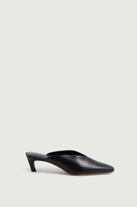MULES AMALIE NOIRES sold by soeur