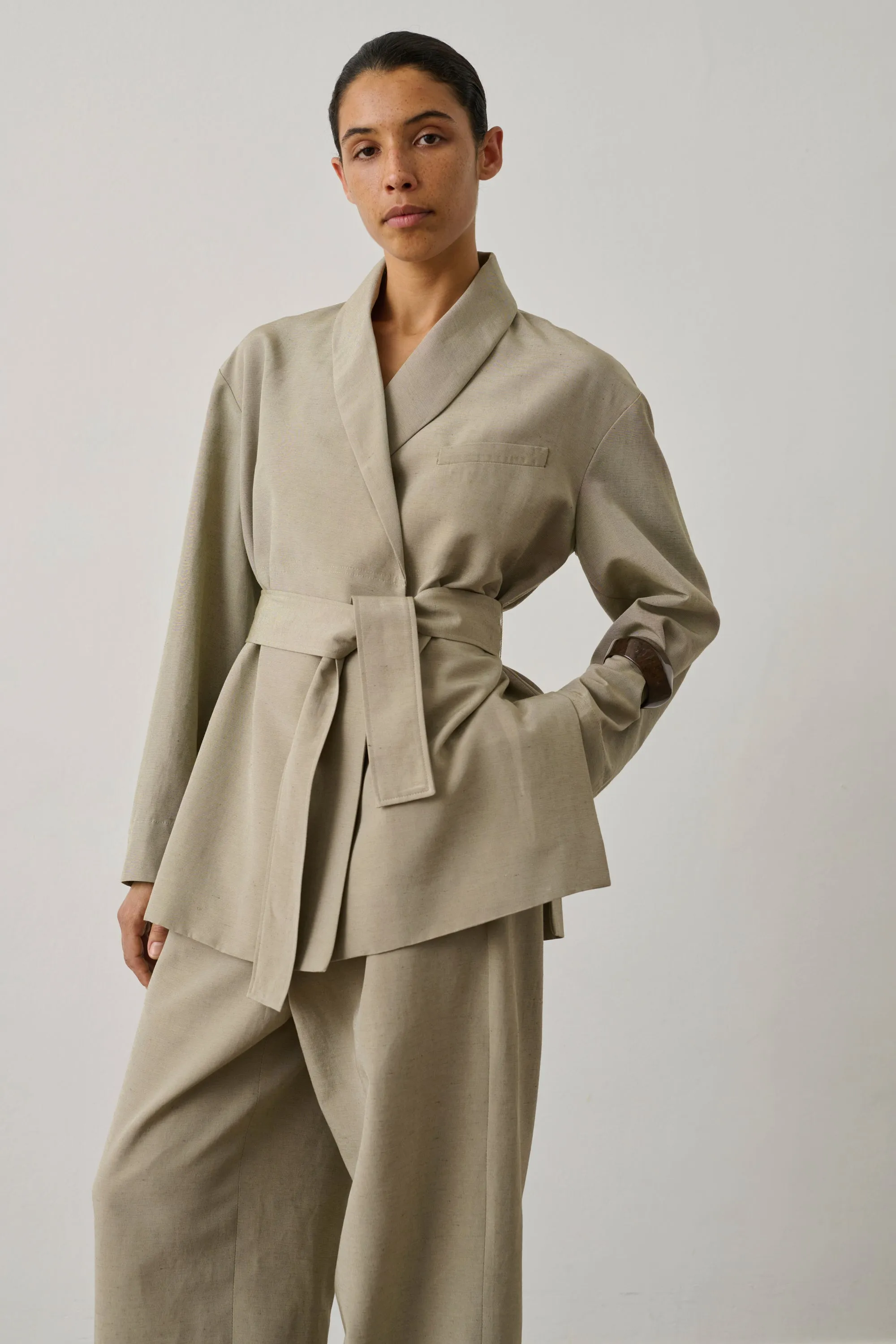 VESTE COME BEIGE sold by soeur