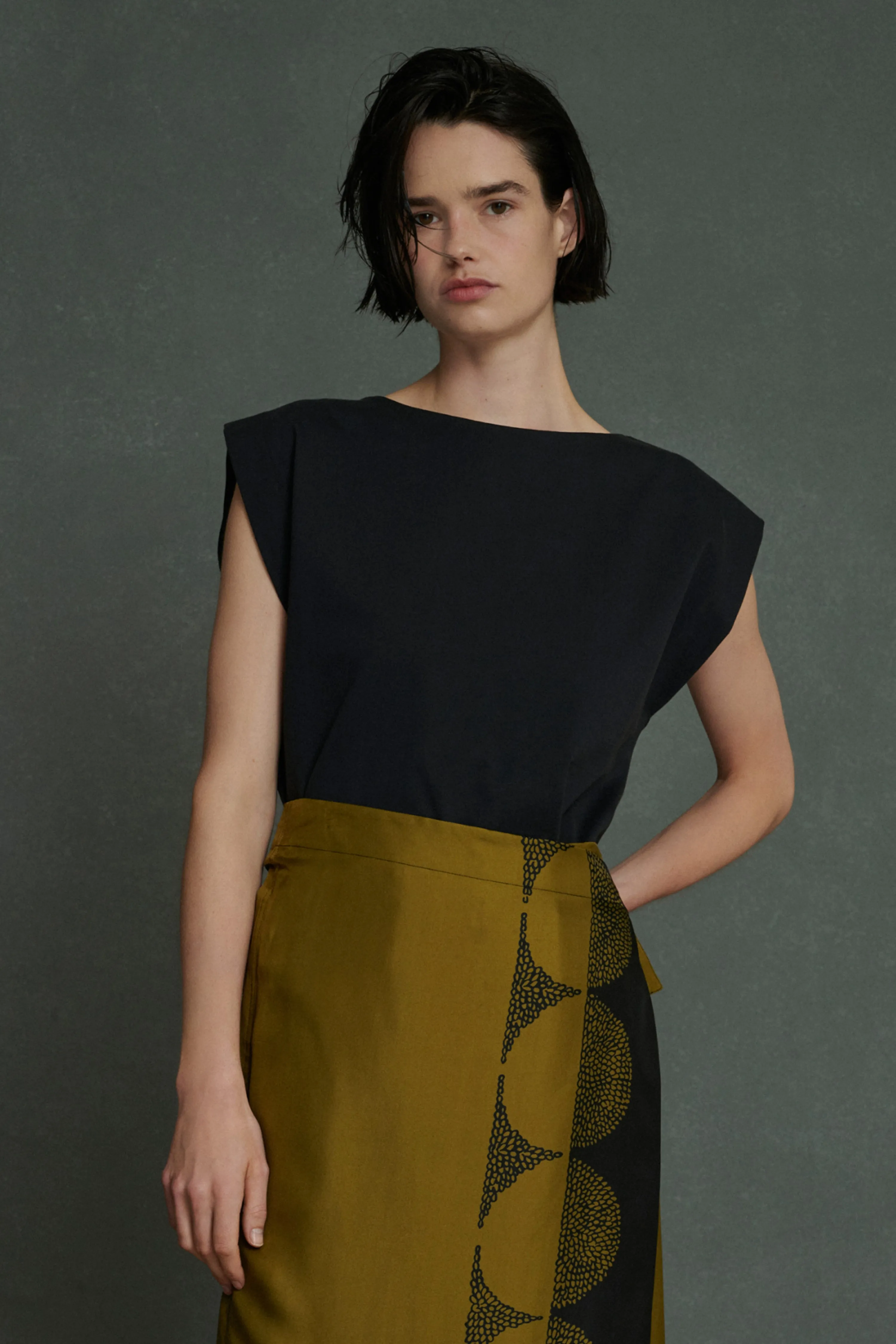 TEE-SHIRT AMANDA NOIR sold by soeur