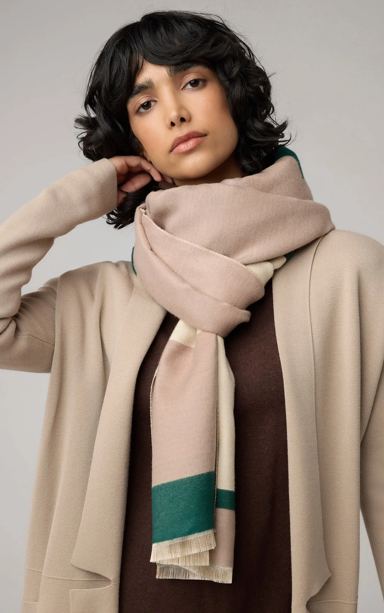 ABEGAIL sold by Soia & Kyo product image thumbnail 2