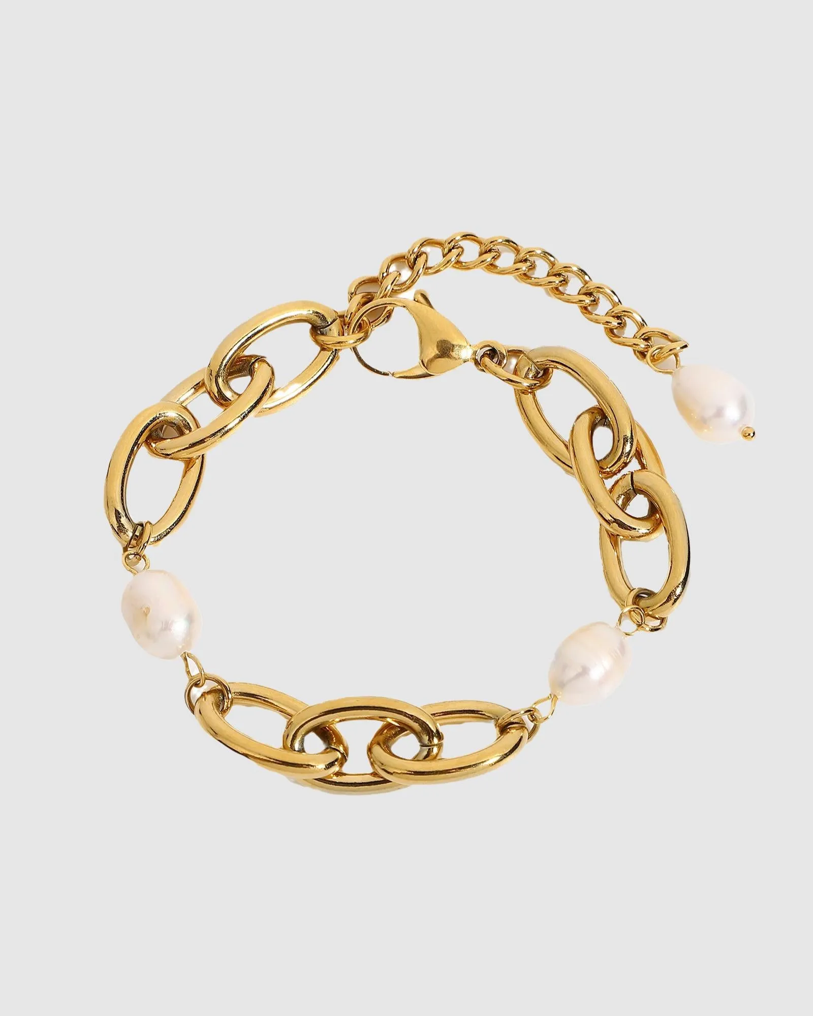 Pearl Oval Link Bracelet Gold/White Pearl sold by Sol Sana