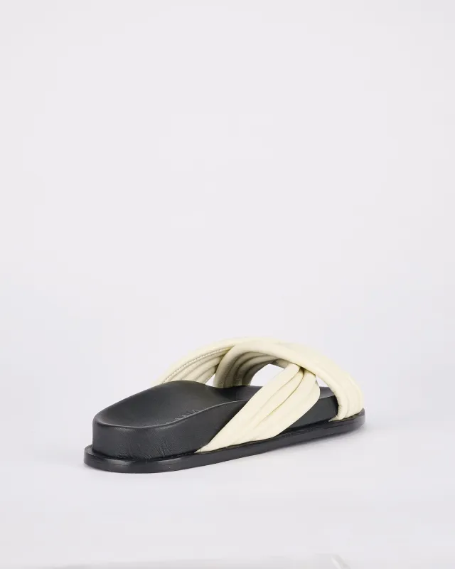 Este Footbed Off White made by Sol Sana