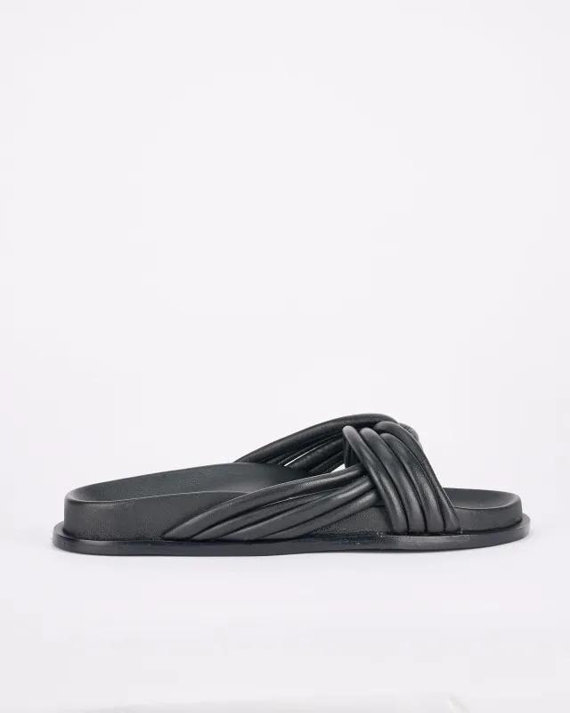 Este Footbed Black made by Sol Sana