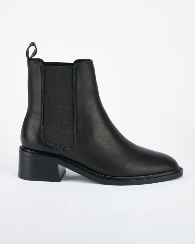 Chelsea Boot Black sold by Sol Sana