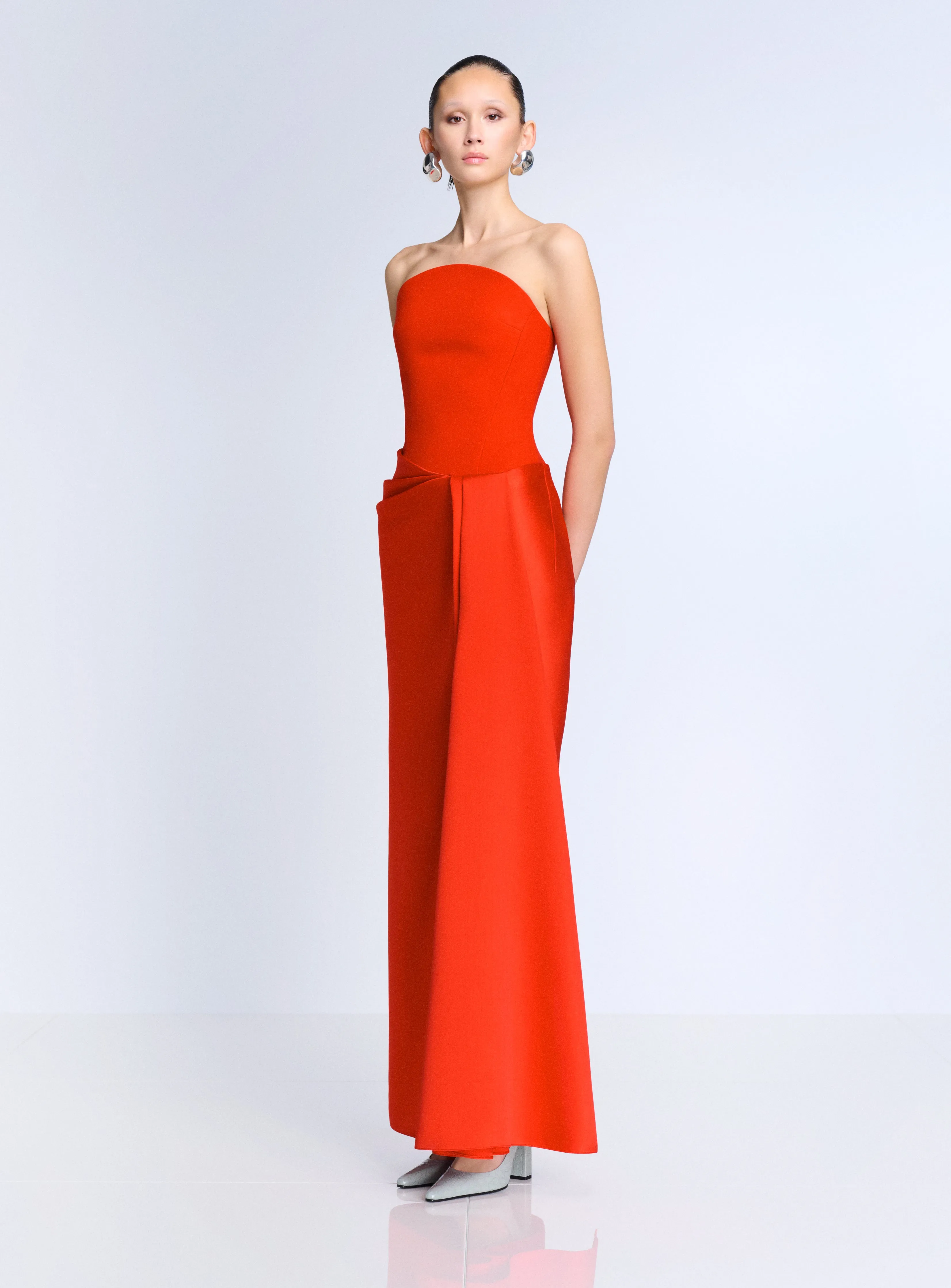 The Seri Maxi Dress in Scarlet sold by Solace London product image thumbnail 2