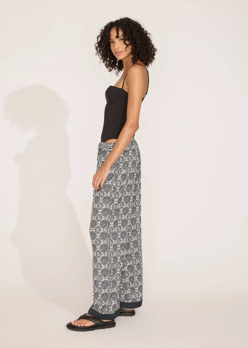 The Dani Pant sold by SOLID & STRIPED product image thumbnail 3