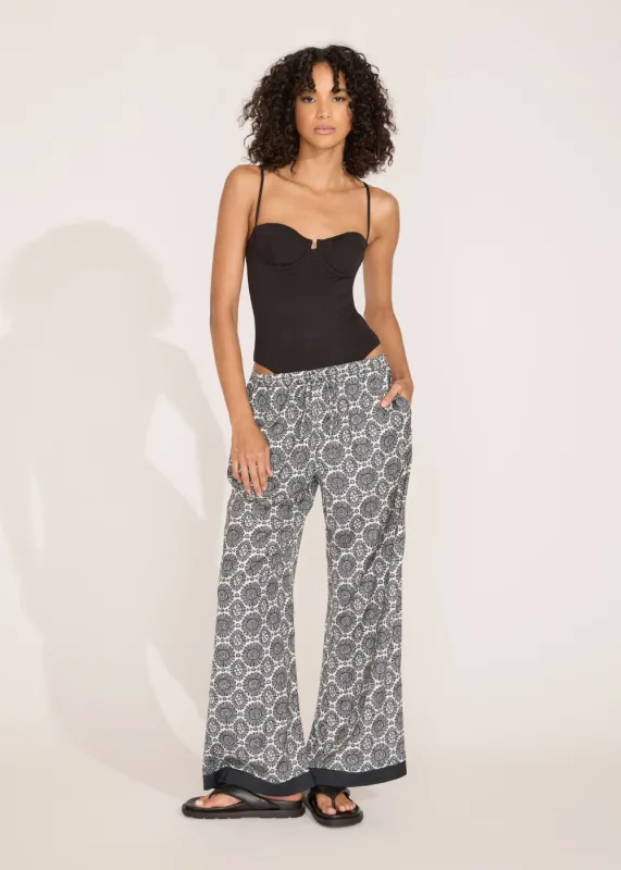 The Dani Pant sold by SOLID & STRIPED