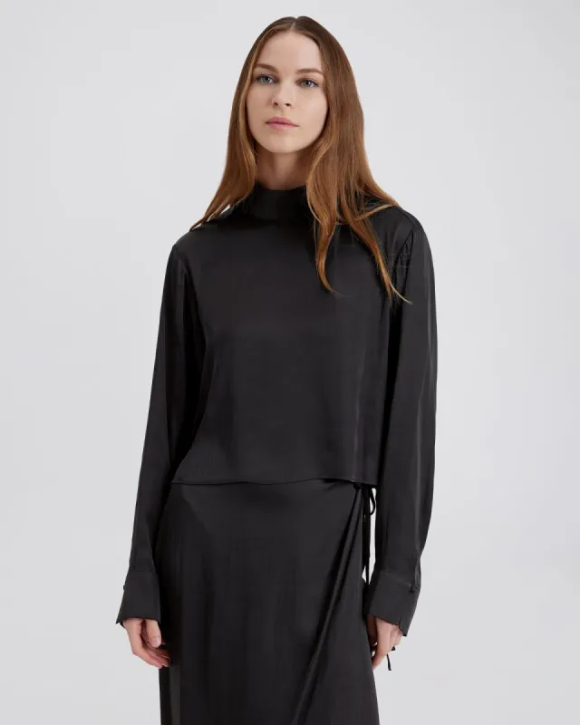 Leau Top Noir sold by SOLID & STRIPED