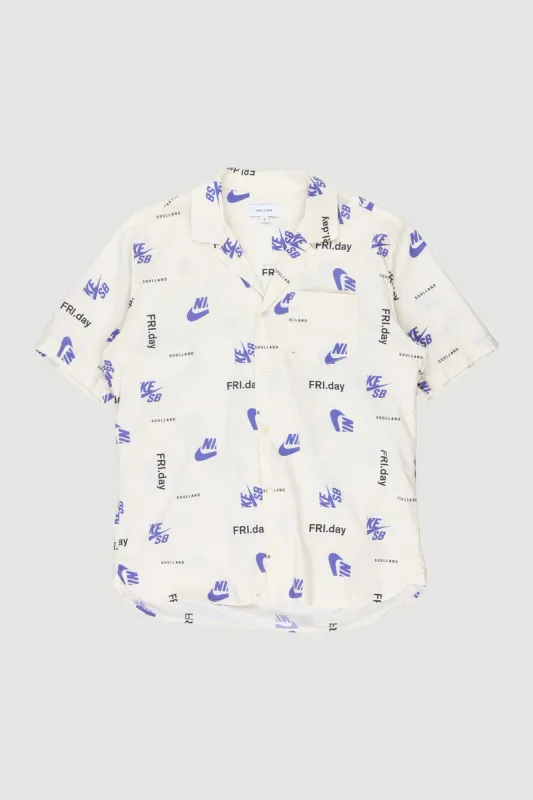 Reseller Nike FRI.day Shirt - S sold by Soulland