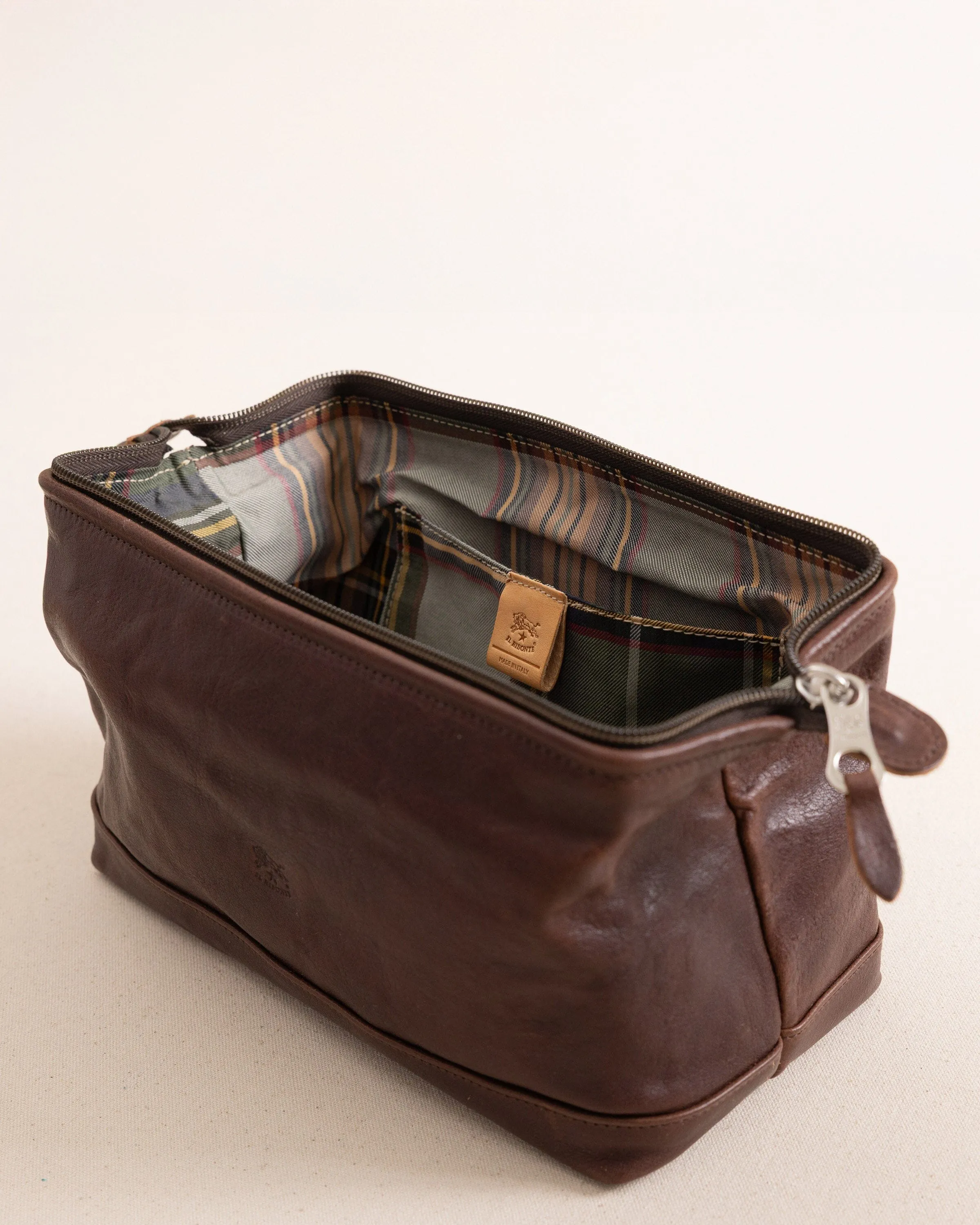 Il Bisonte Travel Bag sold by Southern Tide product image thumbnail 2