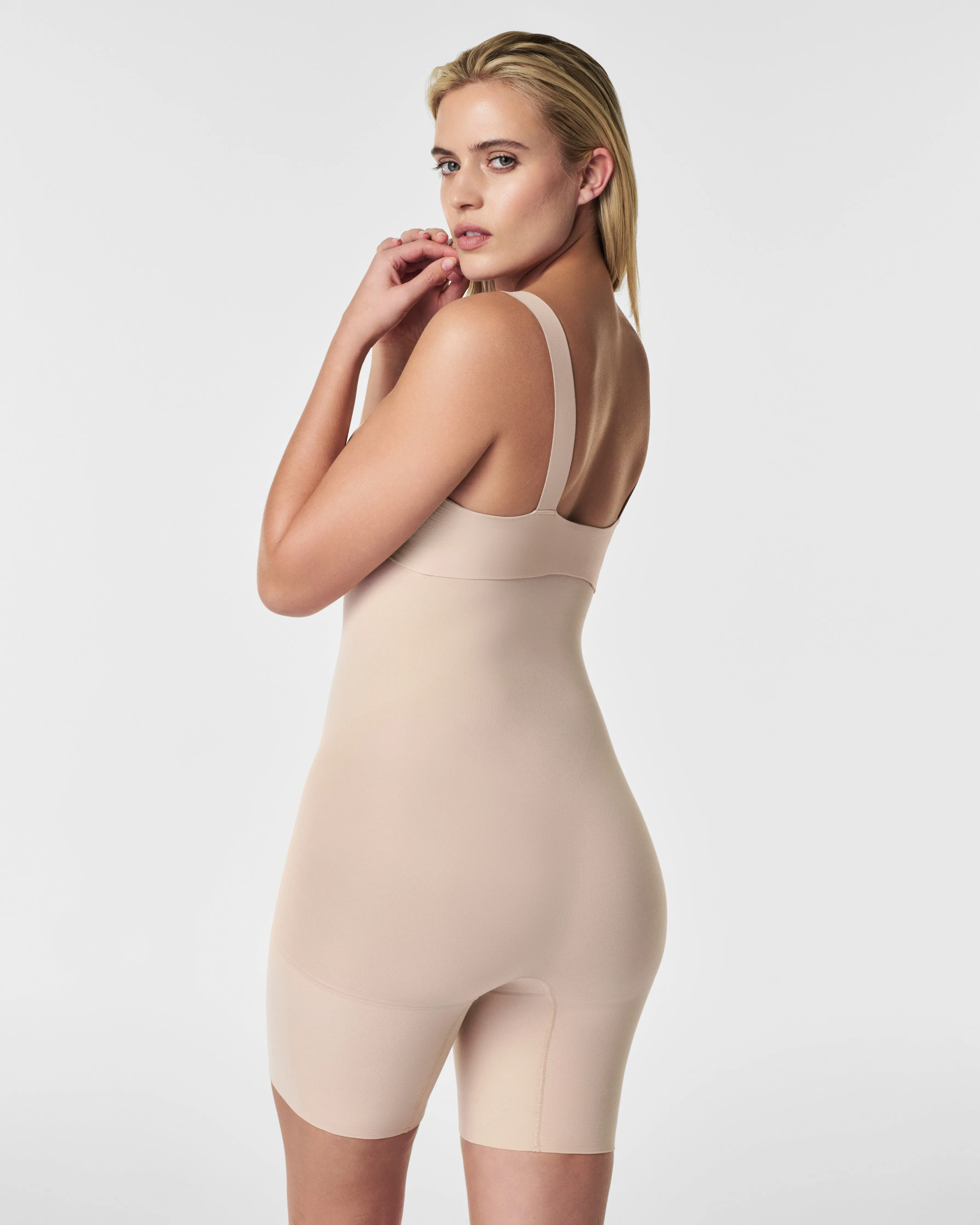 Seamless Power Sculpting High-Waisted Mid-Thigh Short sold by SPANX product image thumbnail 2