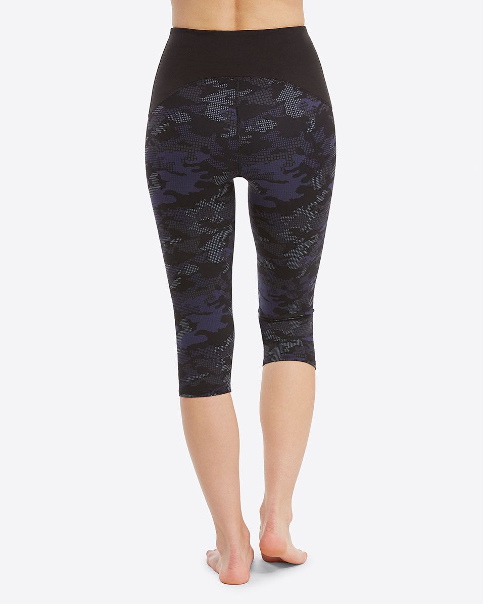 Booty Boost® Active Printed Cropped Leggings sold by SPANX product image thumbnail 13