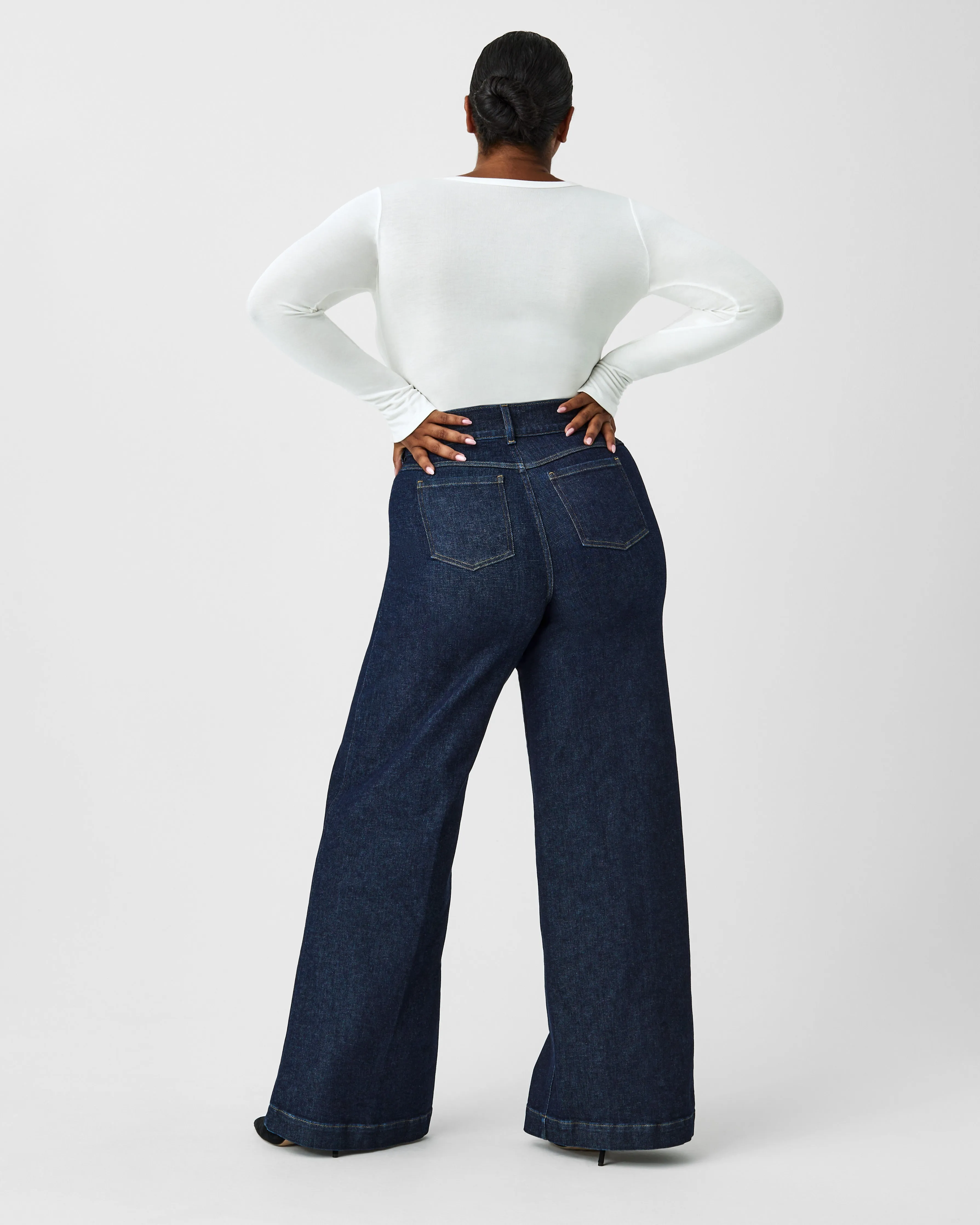 SPANX® Better Base Long Sleeve Crew sold by SPANX product image thumbnail 4