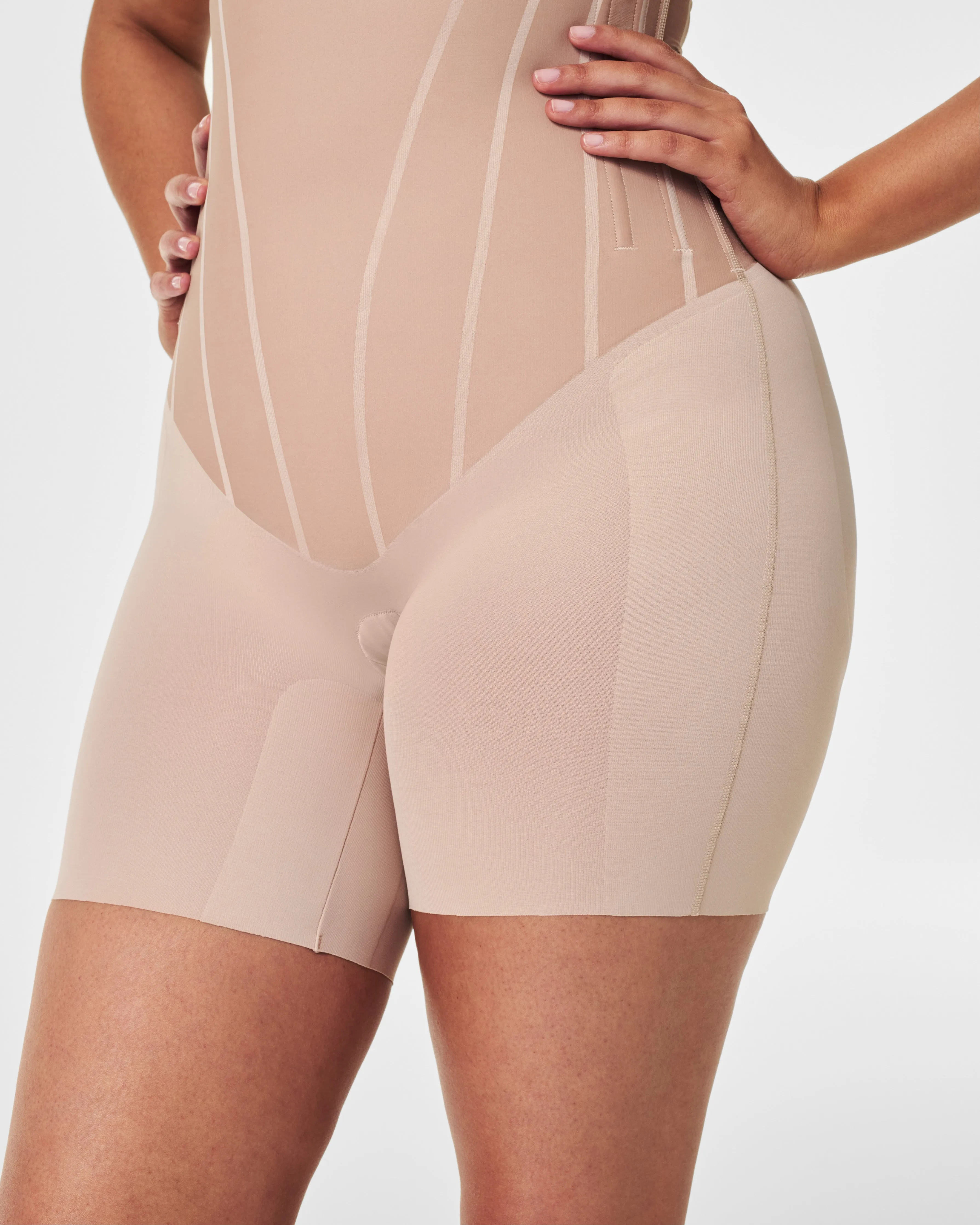 SPANXsculpt™ TotalContour High-Waisted Mid-Thigh Short sold by SPANX product image thumbnail 3