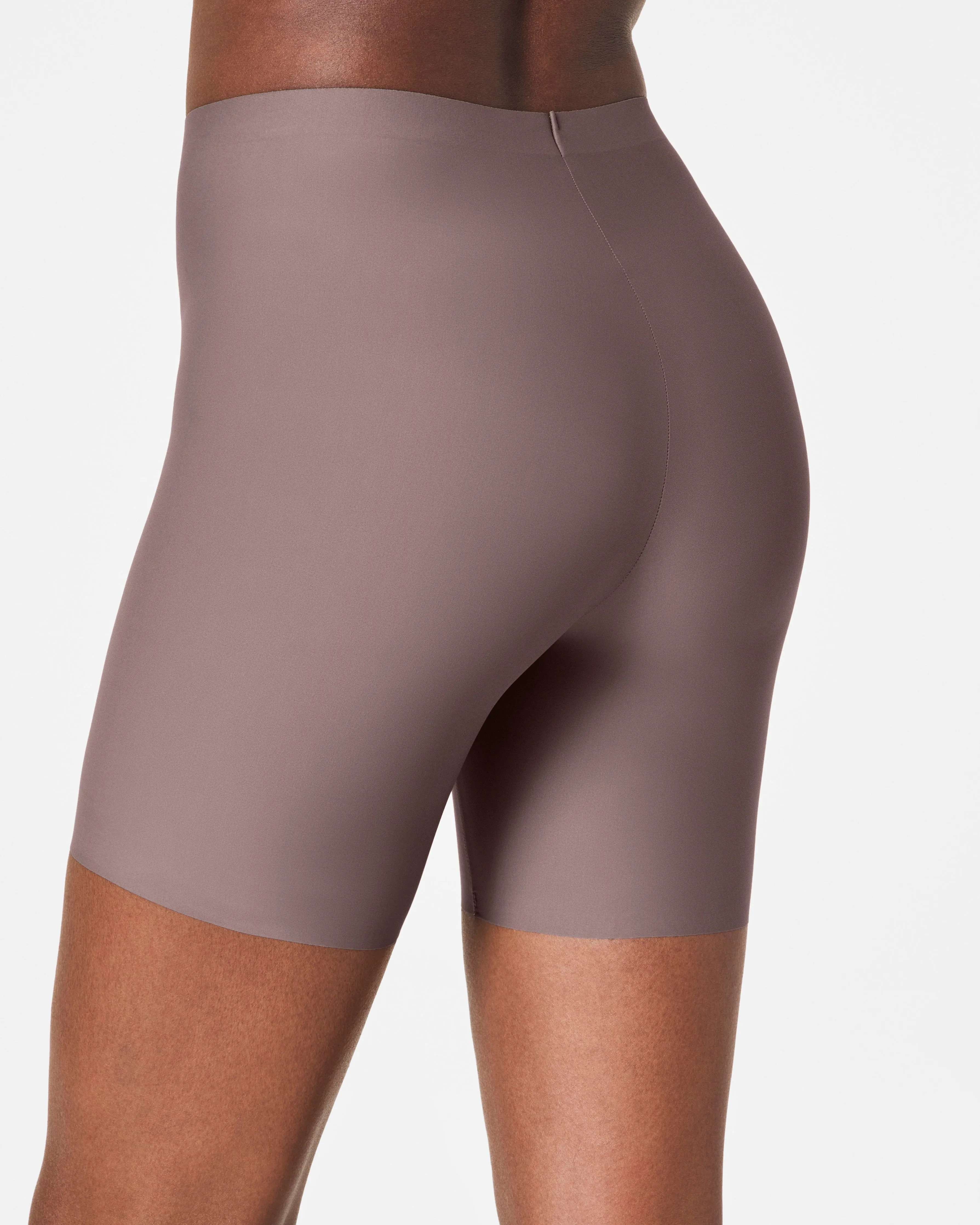 SPANXsupersmooth™ Essential Mid-Thigh Short sold by SPANX product image thumbnail 2