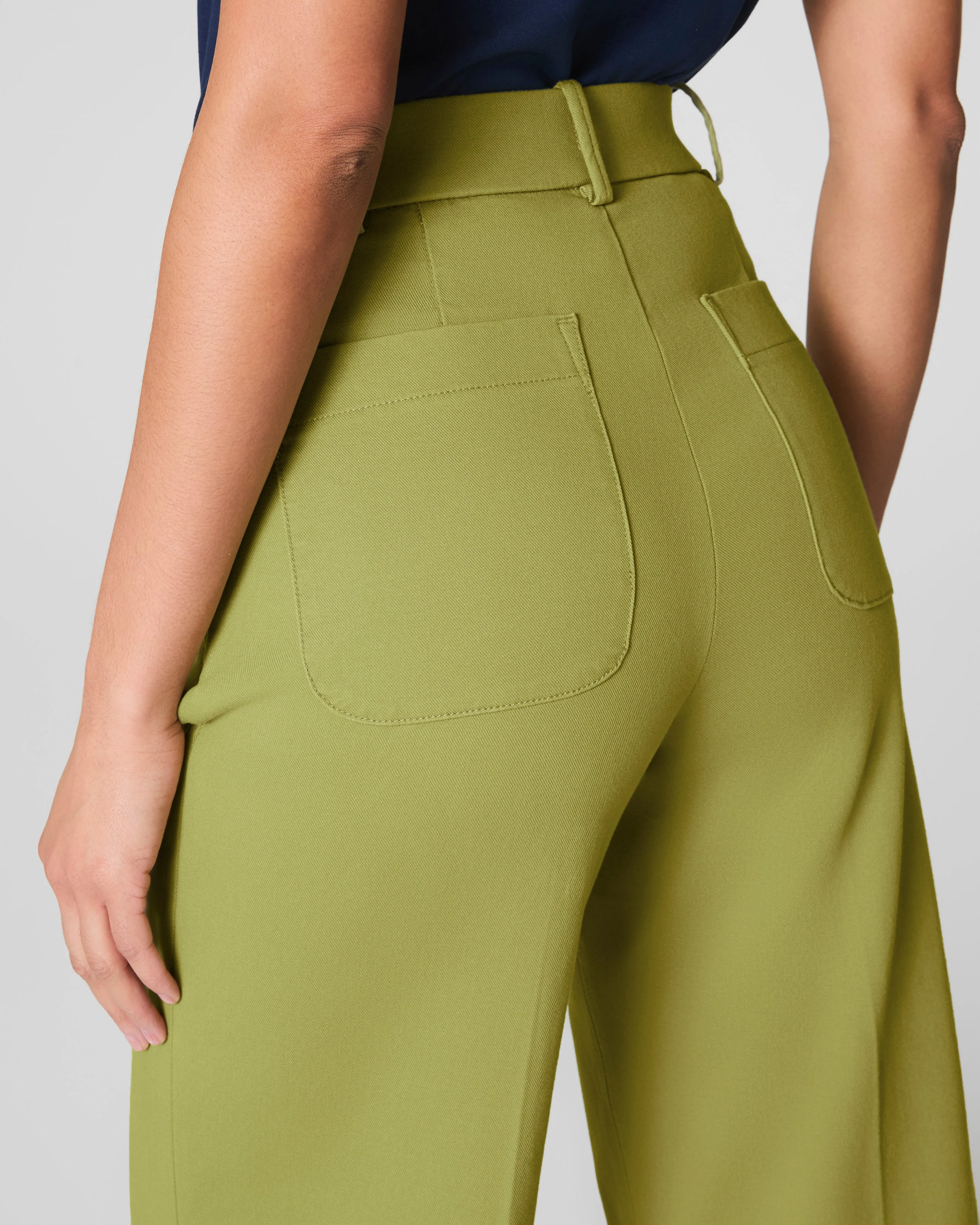 SPANXsupersmooth™ Stretch Twill Cropped Wide Leg Pant sold by SPANX product image thumbnail 4