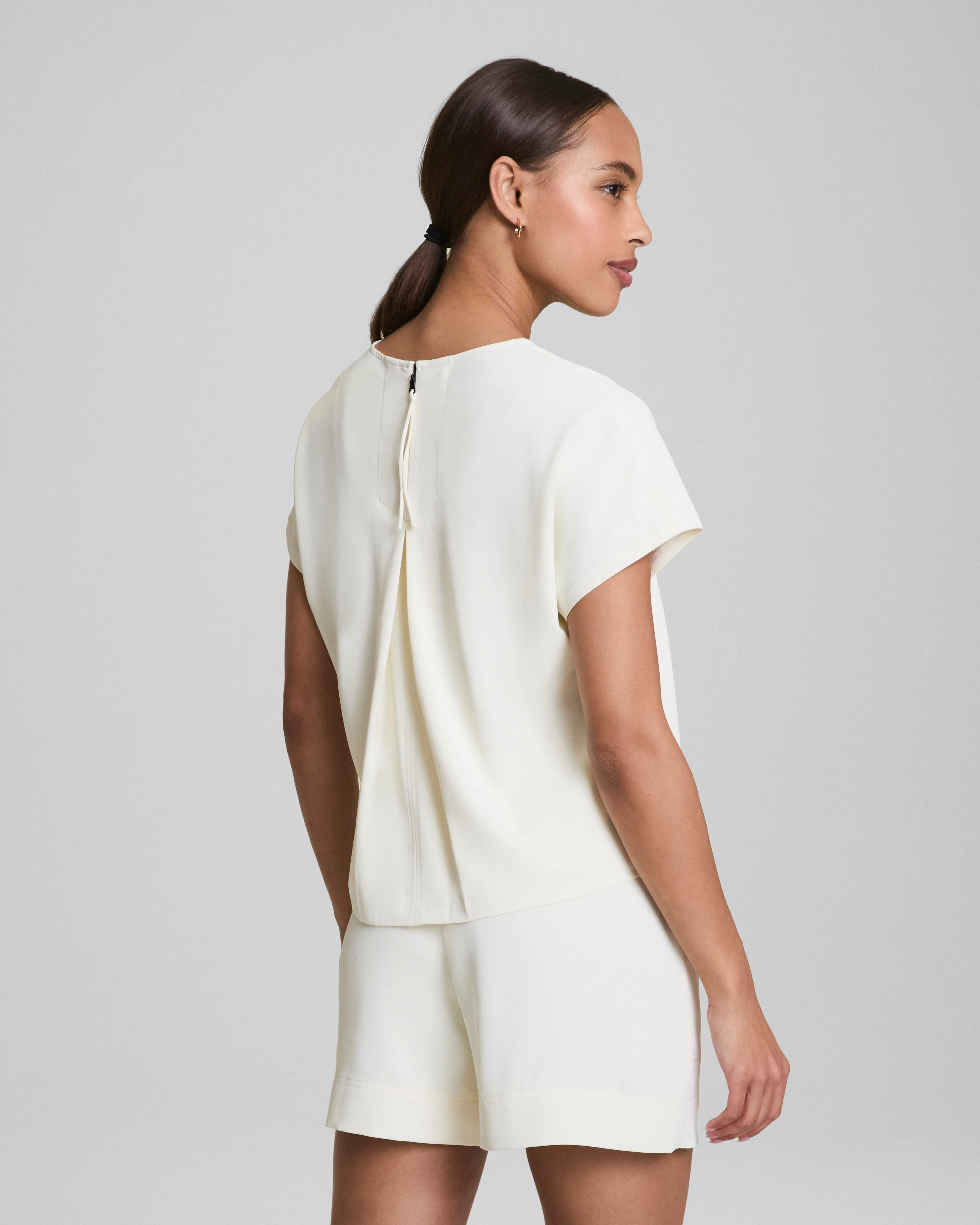 SPANX® CarryOn Tee sold by SPANX product image thumbnail 2