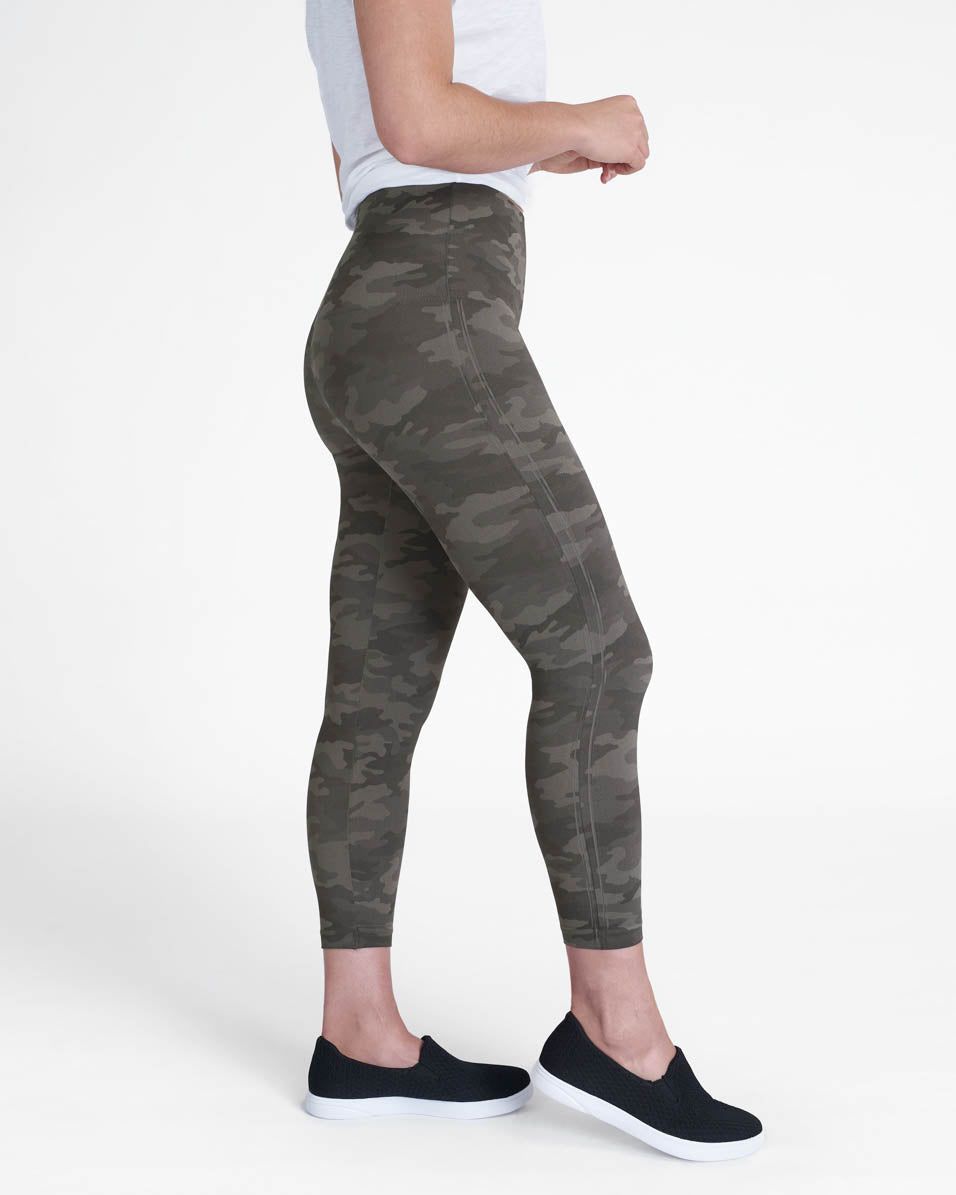 Look at Me Now Seamless Cropped Leggings sold by SPANX product image thumbnail 40