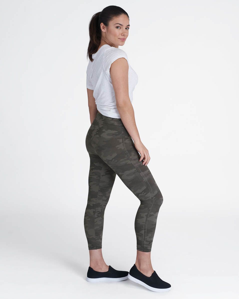 Look at Me Now Seamless Cropped Leggings sold by SPANX product image thumbnail 38