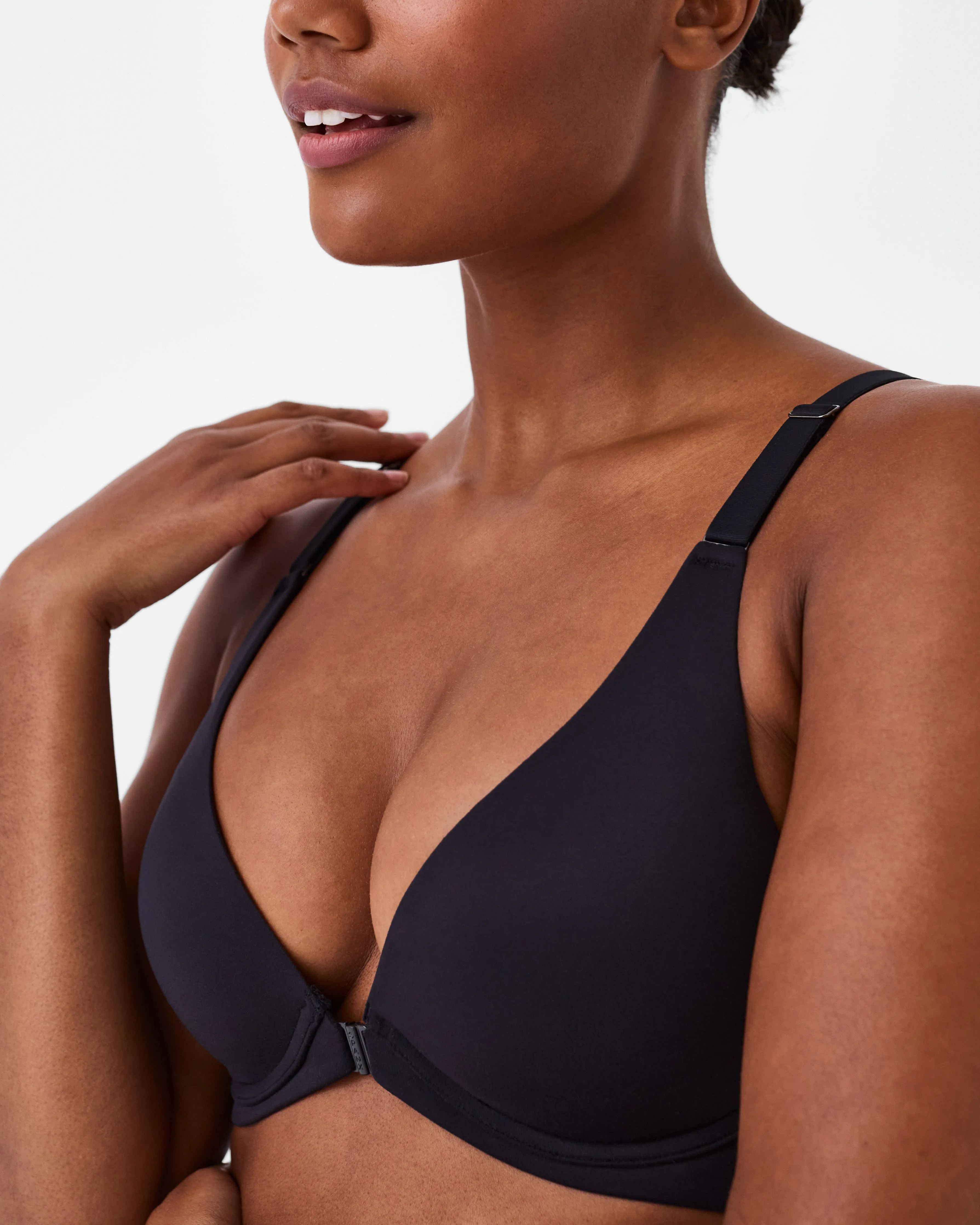 SPANXsmooth™ Bra-llelujah!® Adjustable Plunge Wireless Lift Bra sold by SPANX product image thumbnail 3
