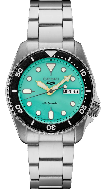 Seiko 5 Sports SKX Mid-Size Vibrant Green Dial made by Seiko