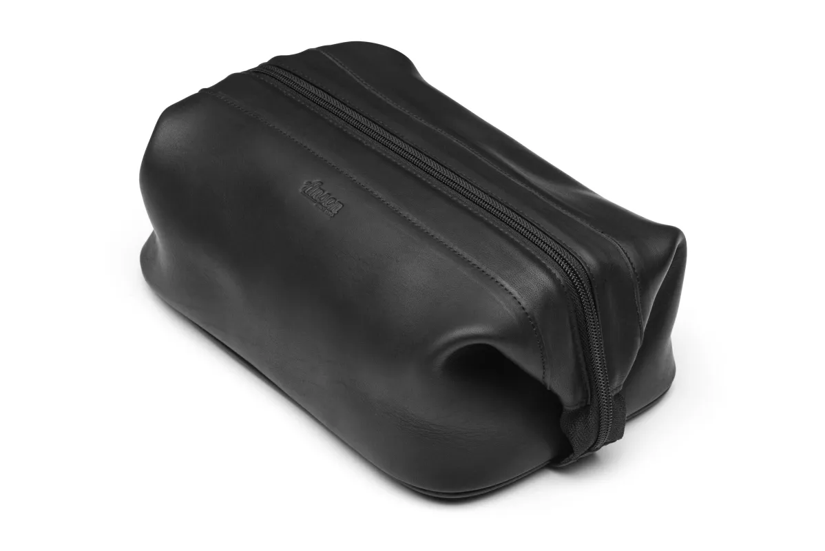 Traditional Leather Travel Bag In Brown Or Black Leather sold by Speidel