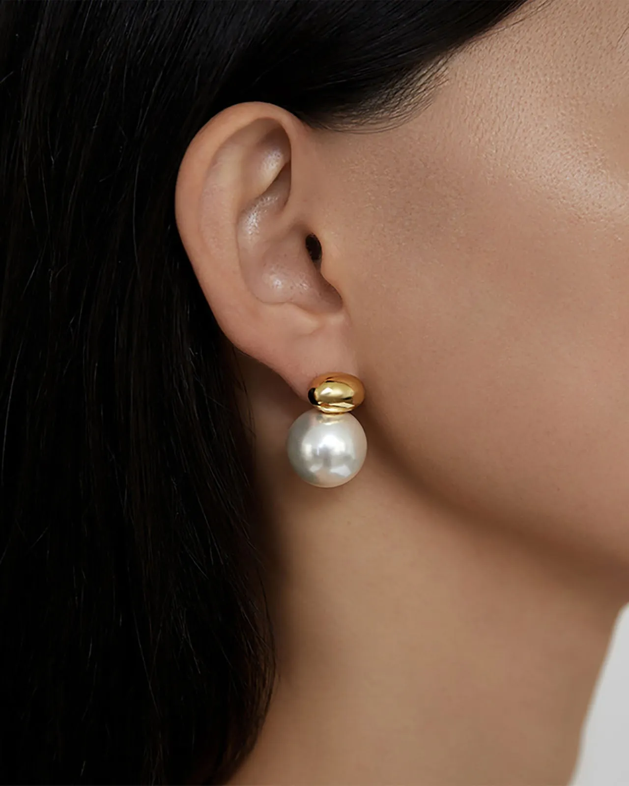 Shashi Alice Pearl Earrings sold by Splendid product image thumbnail 2