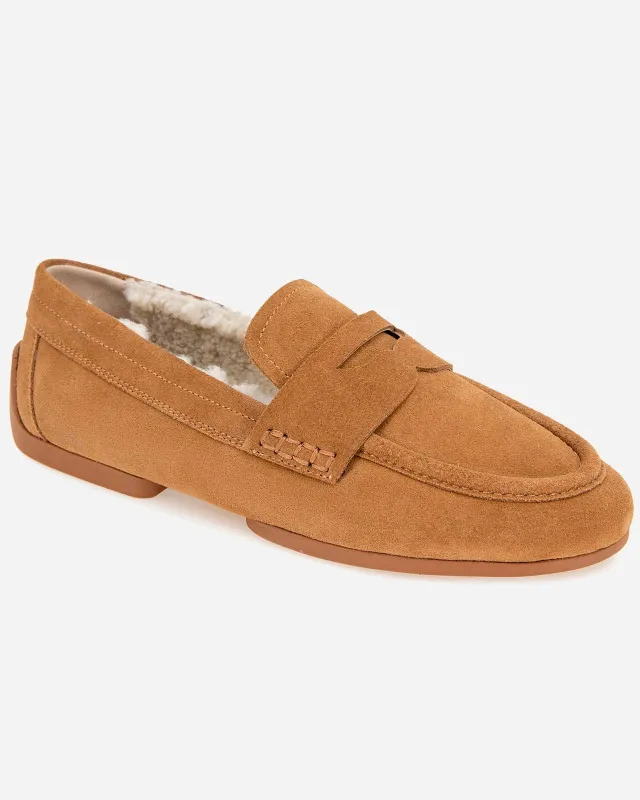 Maxi Sherpa Loafer made by VIDA