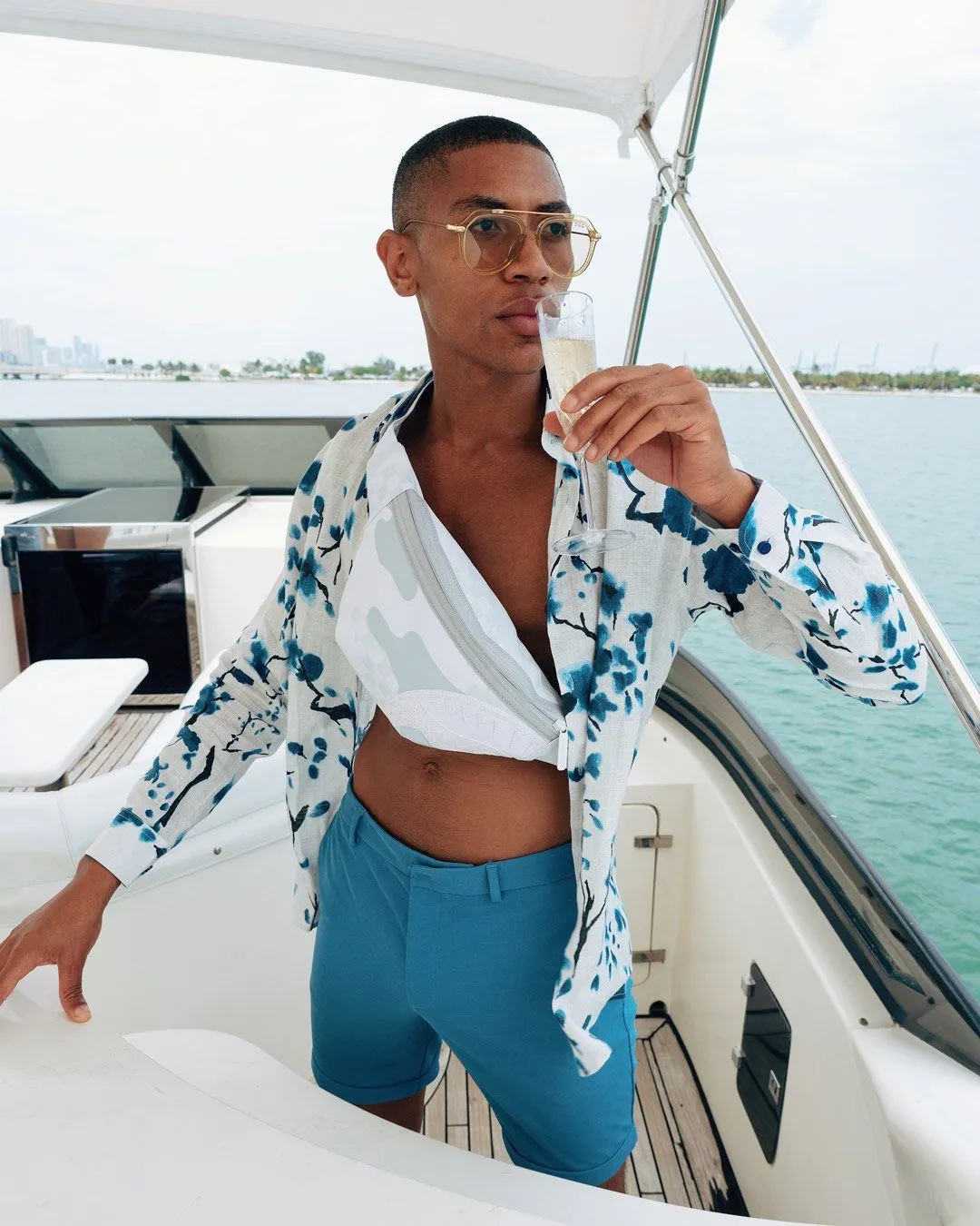 3AM LE BLANC SAVVY CROSSBODY sold by Sprayground product image thumbnail 4