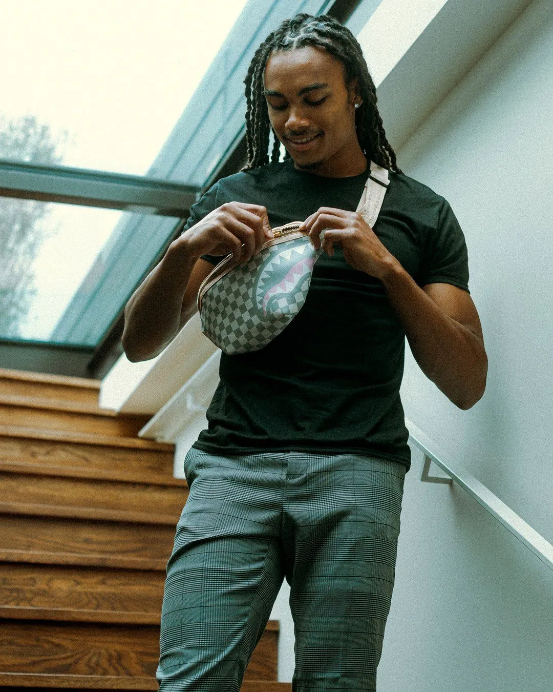 ROSE ALL DAY LA PALAIS SAVVY CROSSBODY sold by Sprayground product image thumbnail 4