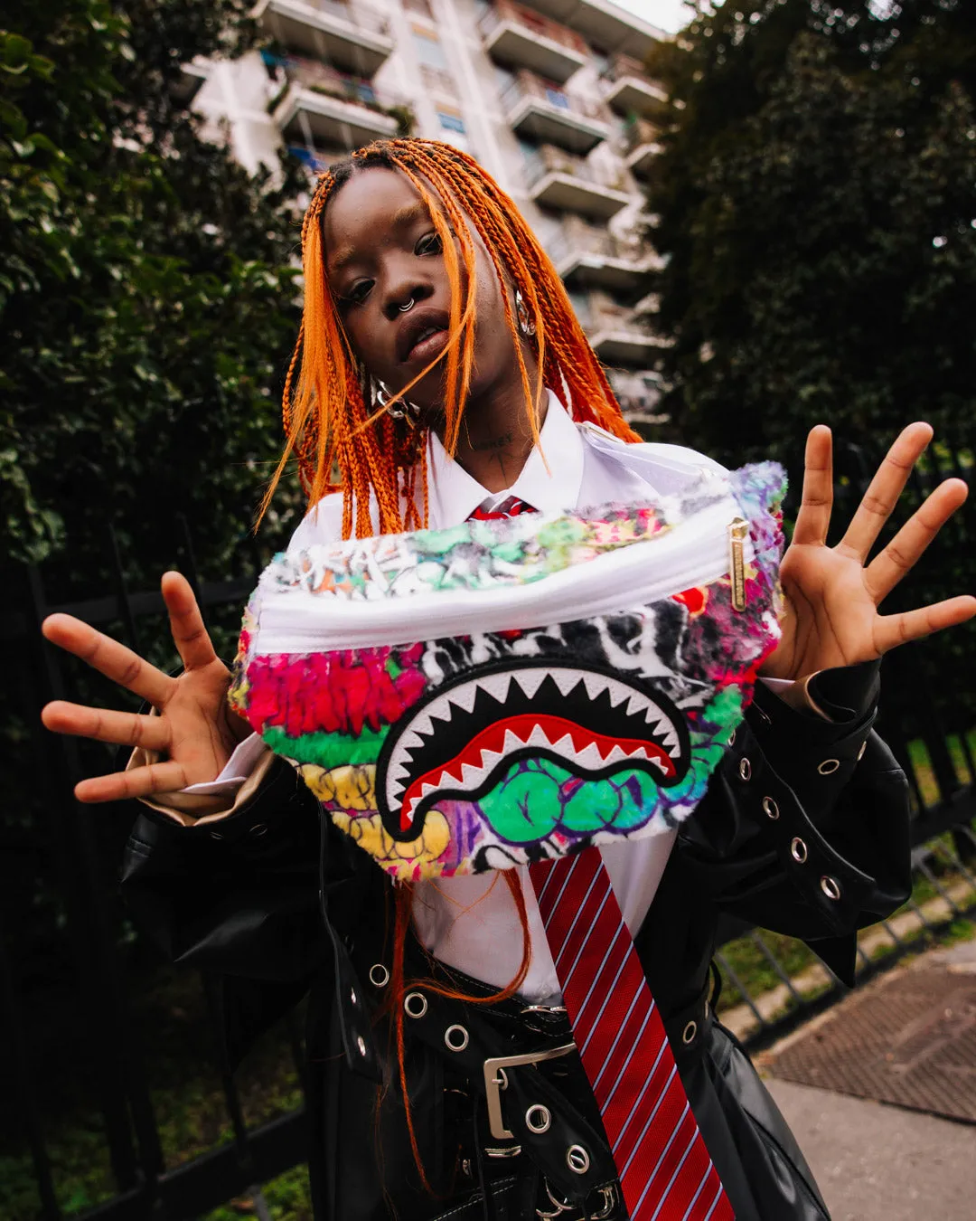 LE MONDE DES GRAFFITIS SAVVY CROSSBODY sold by Sprayground product image thumbnail 4