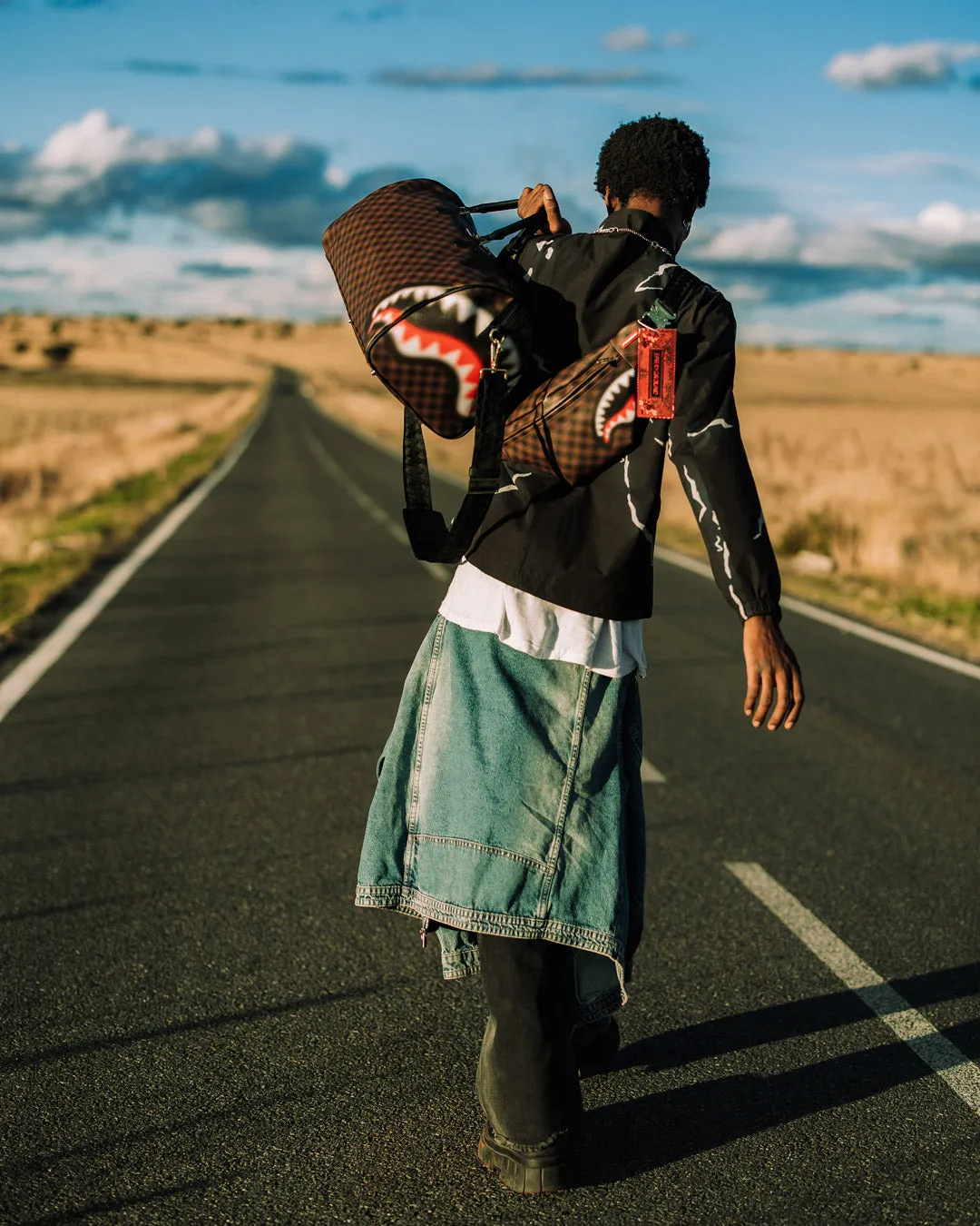 SHARKS IN PARIS BLUR EFFECT DUFFLE sold by Sprayground product image thumbnail 4