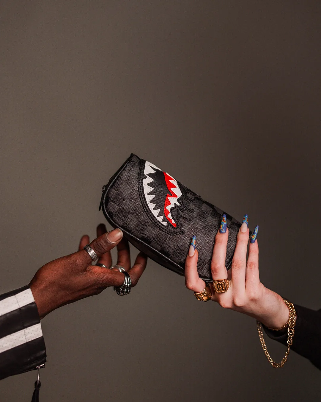 SHARKS IN PARIS THUNDERDRIP POUCH sold by Sprayground product image thumbnail 4