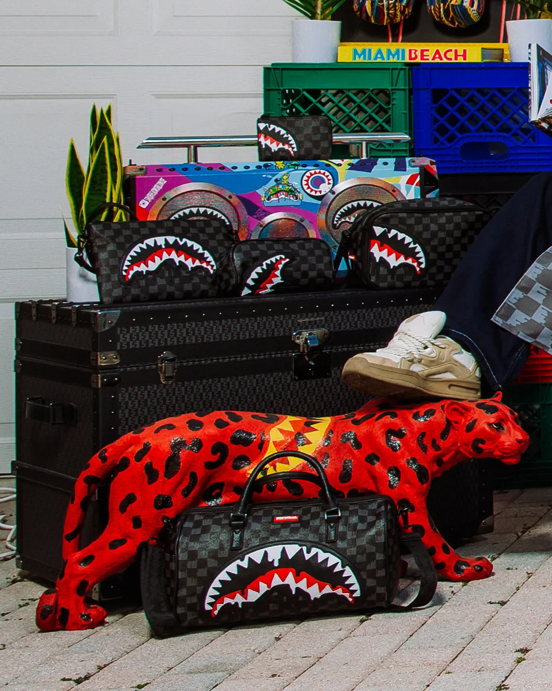 SHARKS IN PARIS THUNDERDRIP TOILETRY BRICK sold by Sprayground product image thumbnail 2