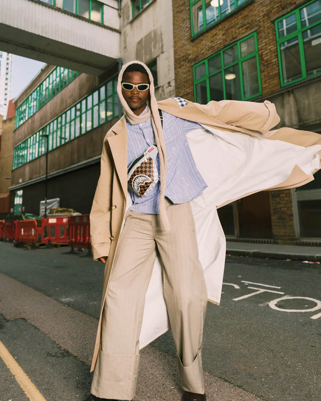 SHARK LEGACY SAVVY CROSSBODY sold by Sprayground product image thumbnail 2