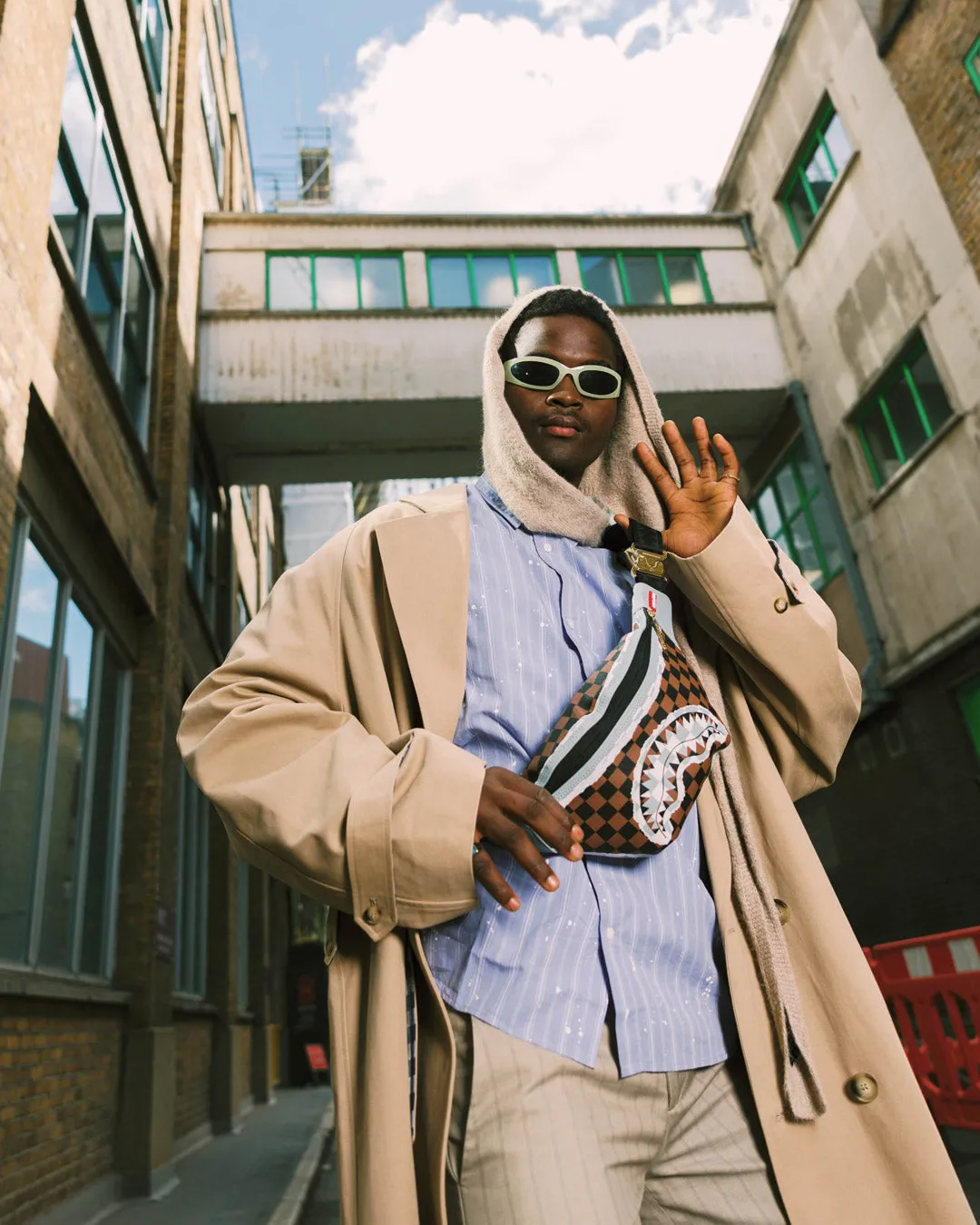 SHARK LEGACY SAVVY CROSSBODY sold by Sprayground product image thumbnail 4