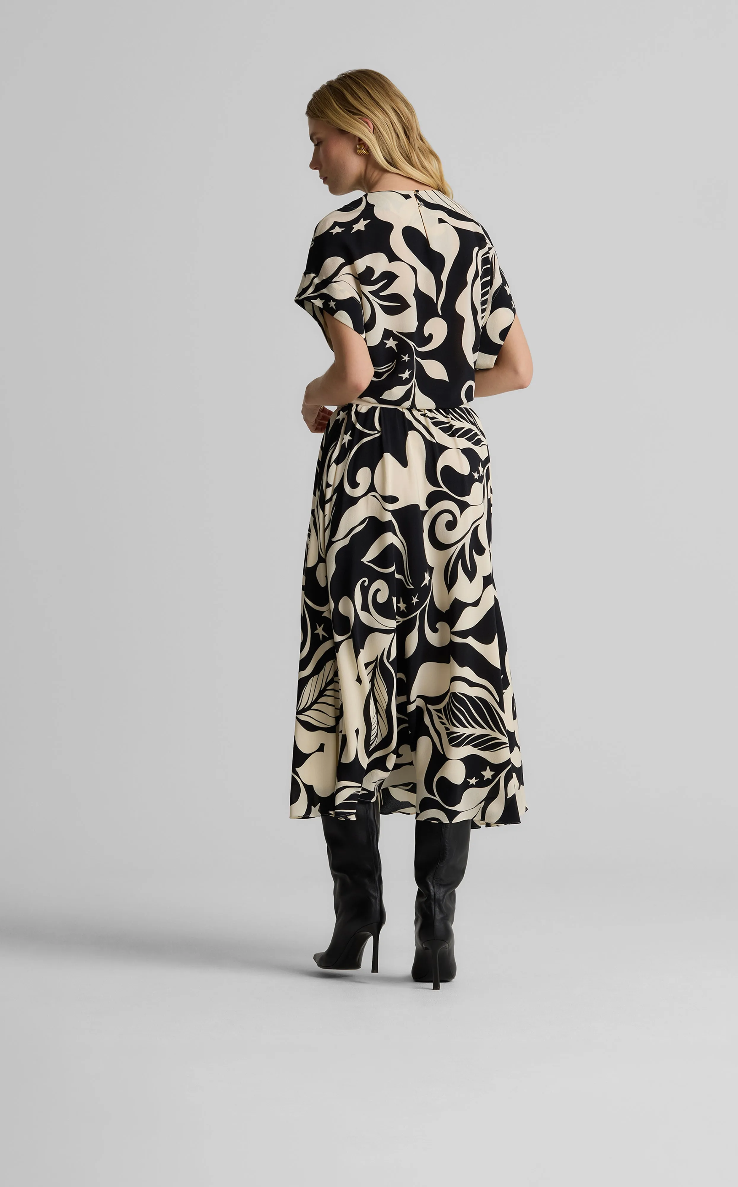 Joan Top in Leaf Print sold by St. John product image thumbnail 5