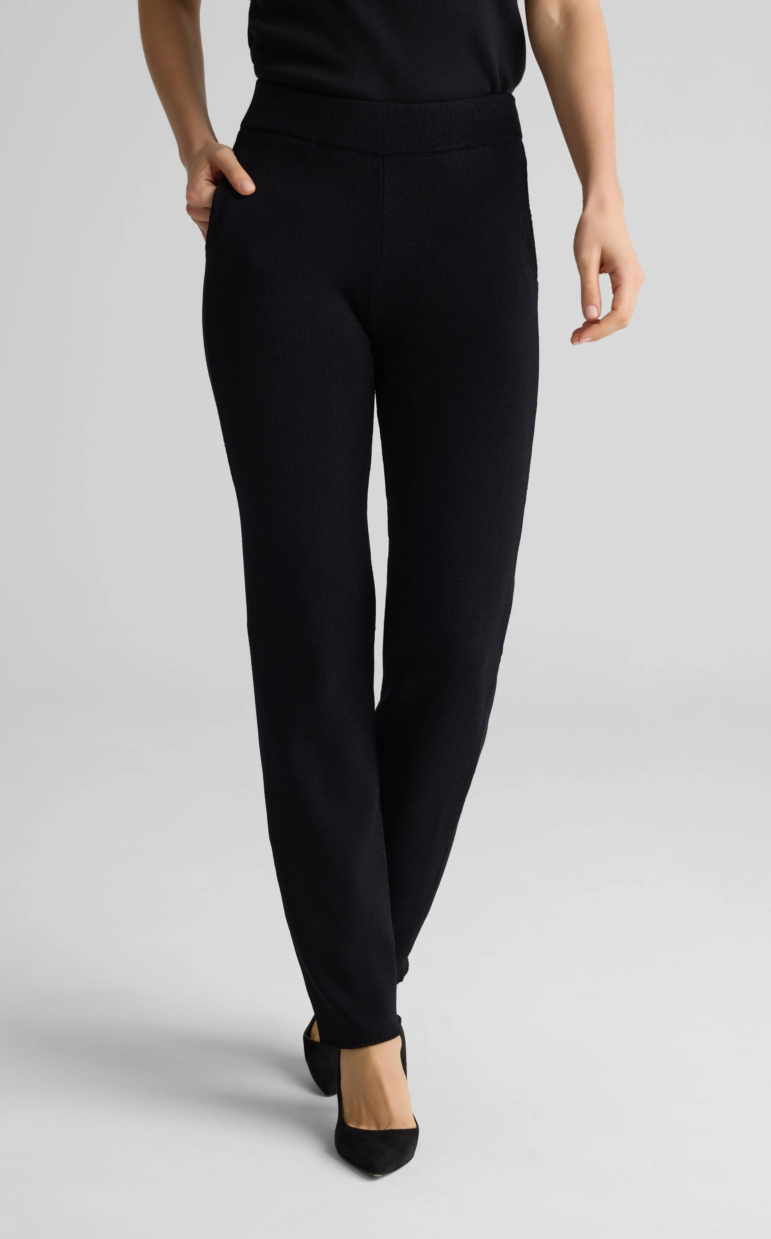 Isabel Full Length Pant in Legacy Crepe Knit sold by St. John product image thumbnail 3