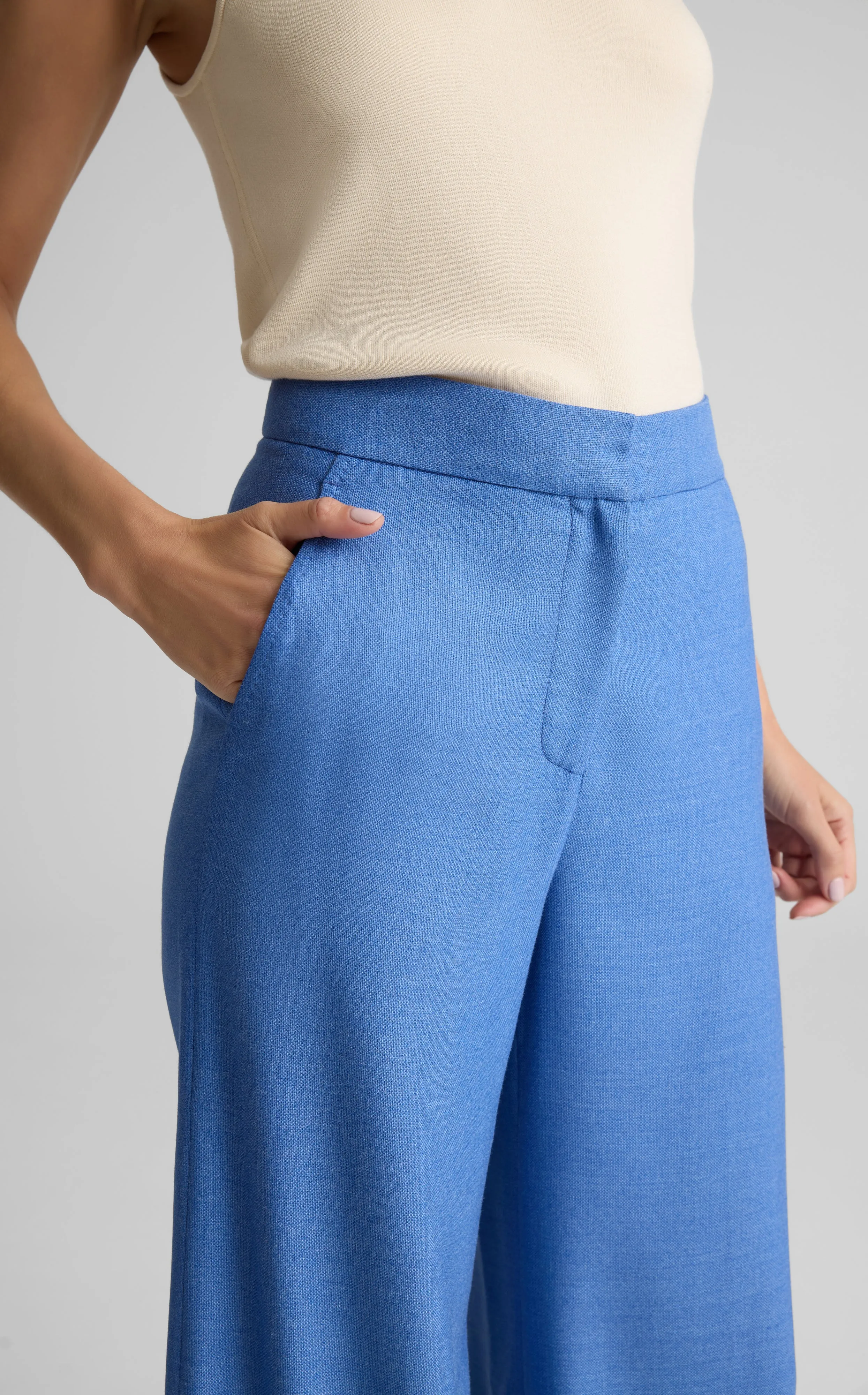 Maddie Wide Leg Pant in Wool Silk Suiting sold by St. John product image thumbnail 4