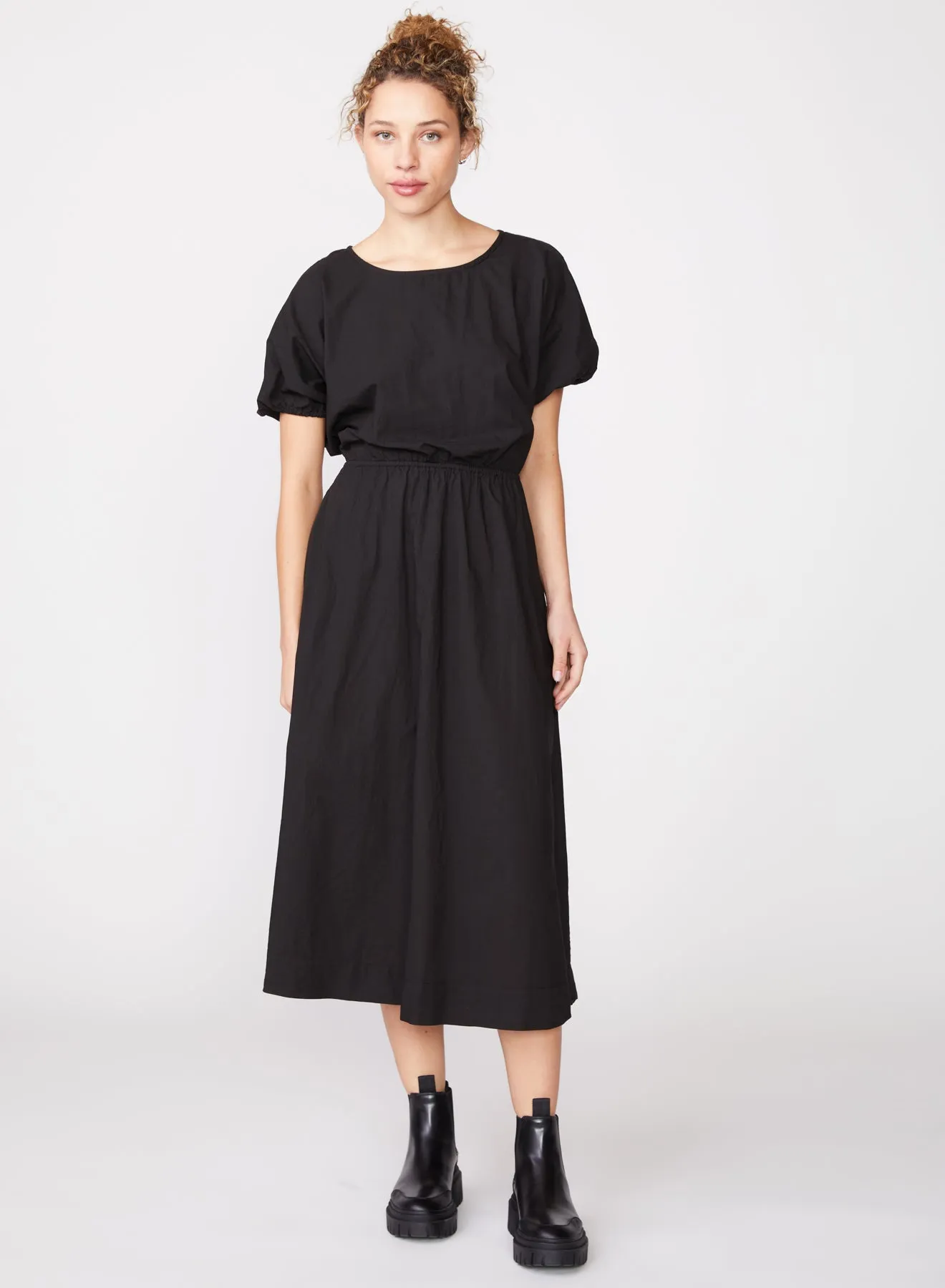 Poplin Short Sleeve Open Back Midi Dress in Black sold by Stateside