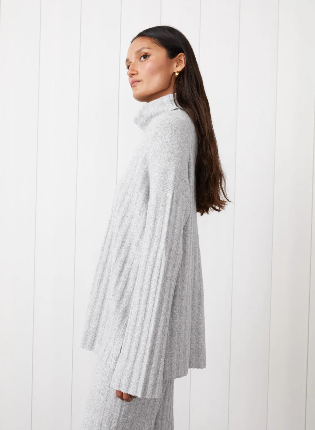 6x6 Rib Turtleneck in Heather Grey sold by Stateside product image thumbnail 3