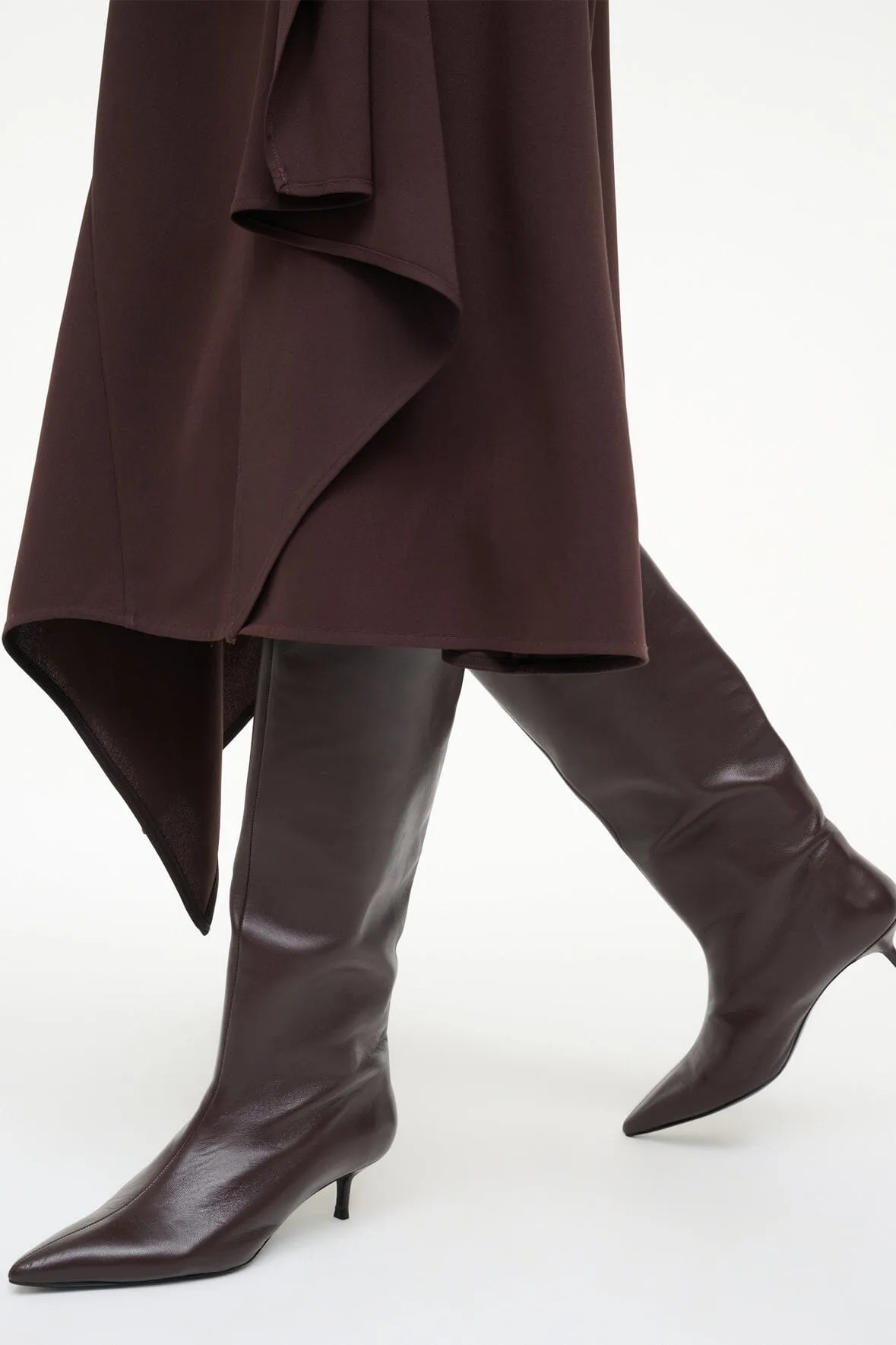 SEBASTIAN KITTEN HEEL BOOT | ESPRESSO sold by STAUD product image thumbnail 4