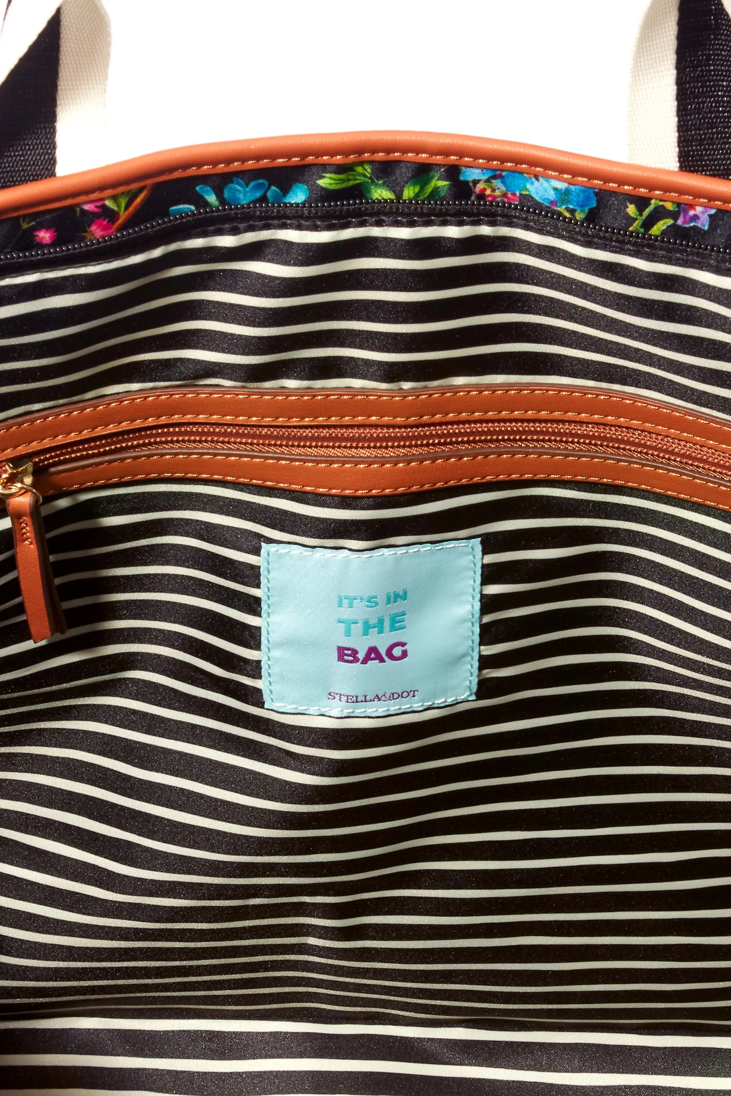 Getaway Travel Bag | Black Botanical sold by Stella & Dot product image thumbnail 5