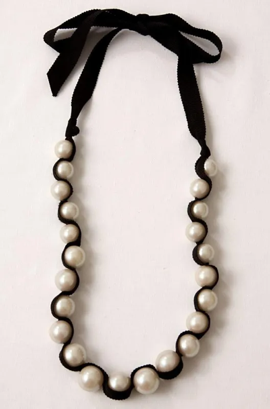 Jenna Pearl and Ribbon Necklace made by Stella & Dot