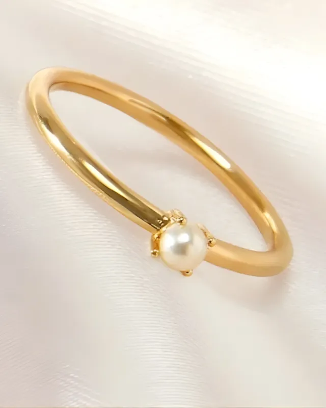 Everyday Pearl Stacking Ring | Gold sold by Stella & Dot