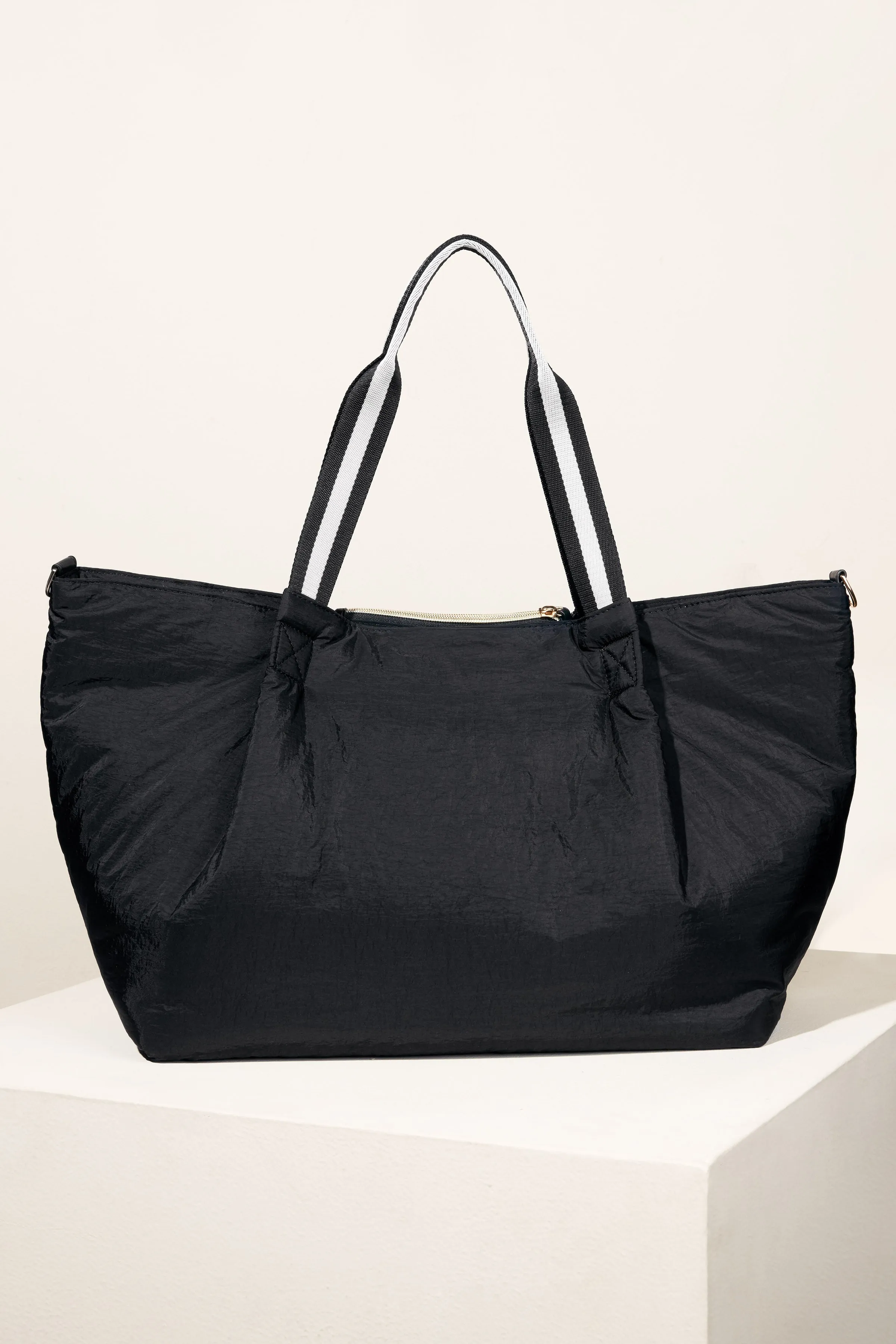 Zip It Large Tote sold by Stella & Dot product image thumbnail 4