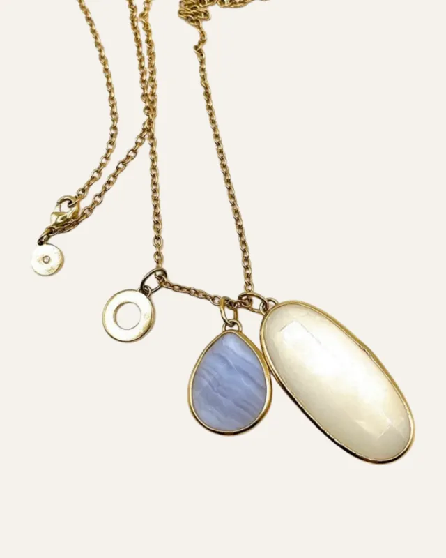 Trinity Pendant Necklace | Gold made by Stella & Dot