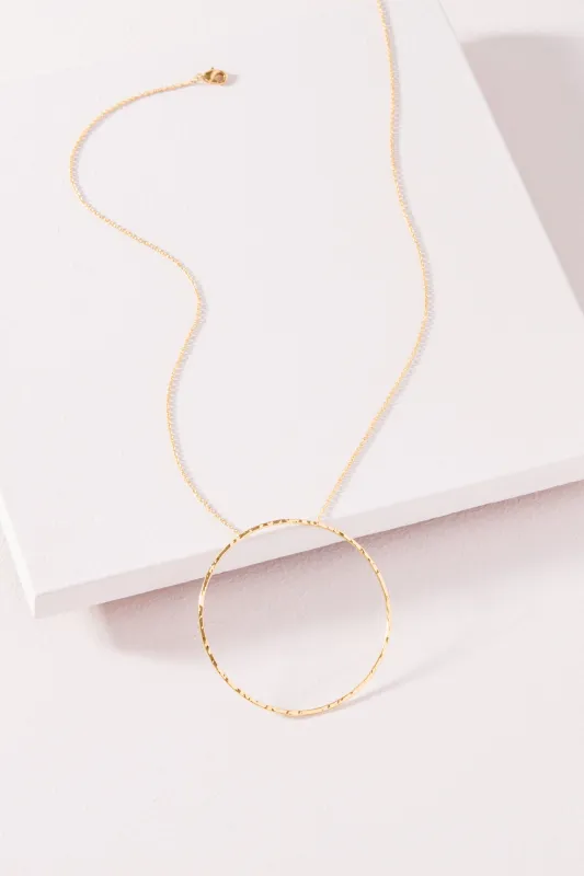 Essential Hammered Hoop Pendant - Gold made by Stella & Dot